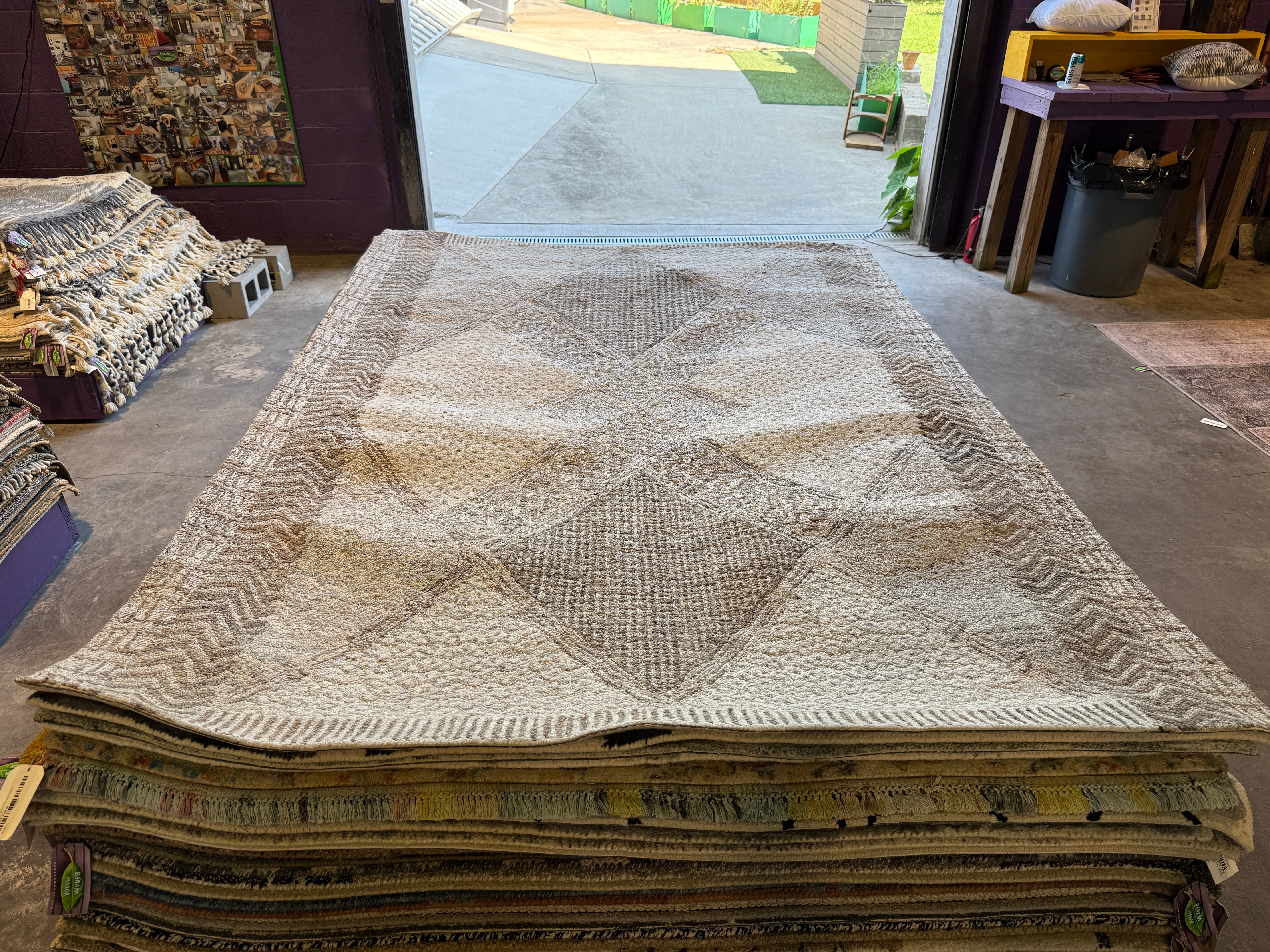 Lab Ox 5.3x7.6 Hand-Tufted Ivory & Brown Geo