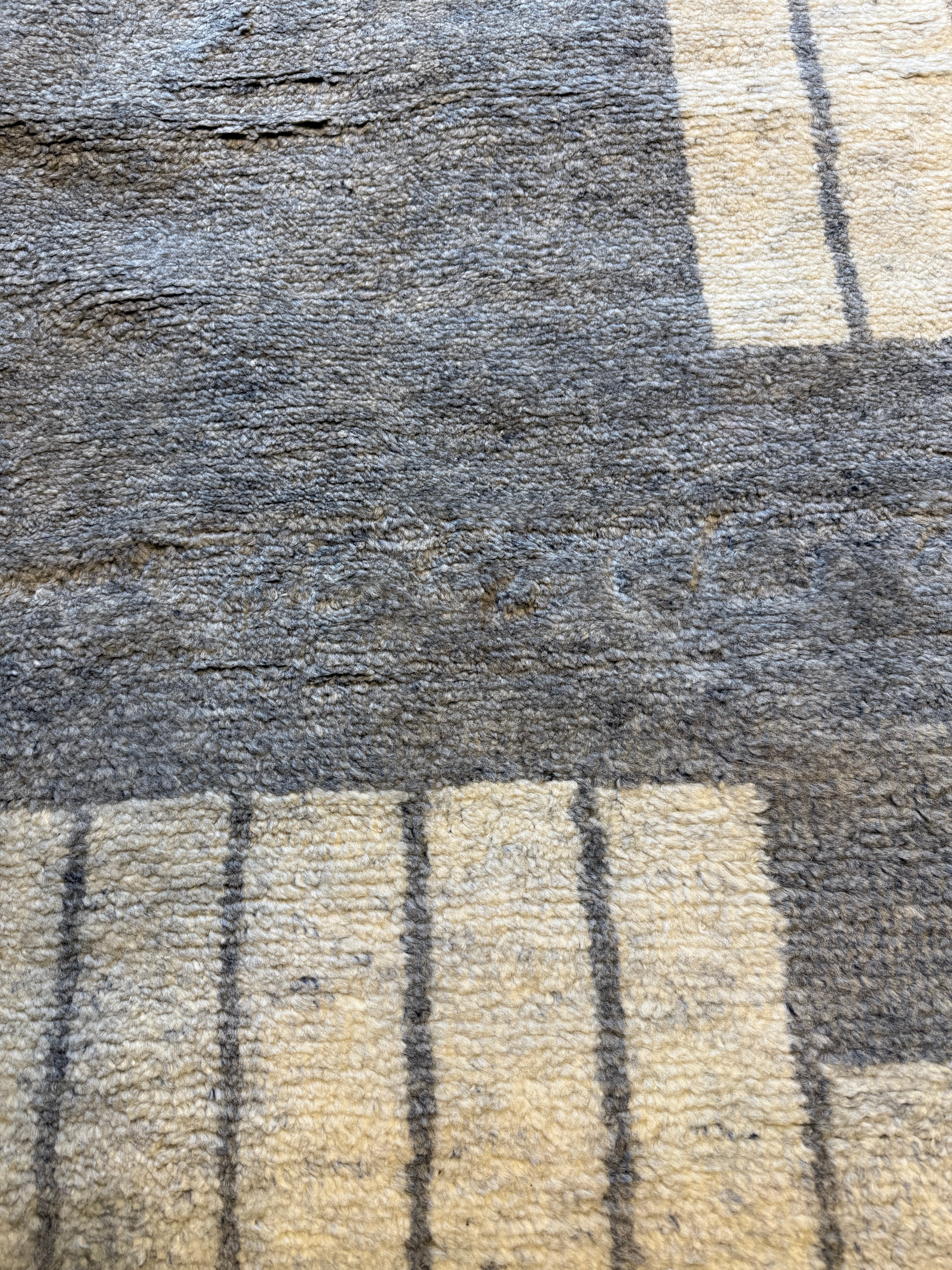 Esmee 4.3x6.3 Grey Modern Hand Knotted