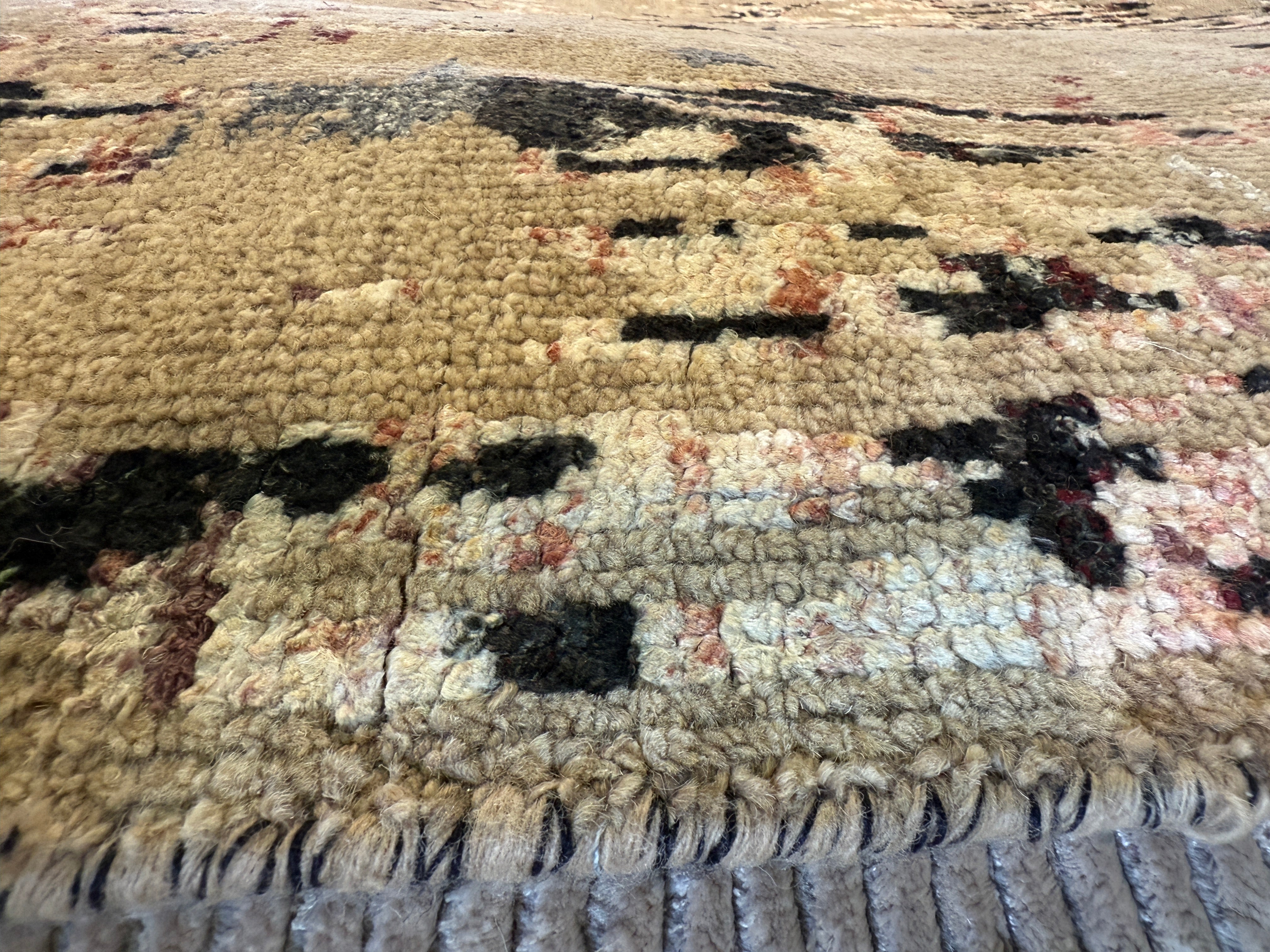 Aya 4.9x7.6 Beige & Tan Hand Knotted
