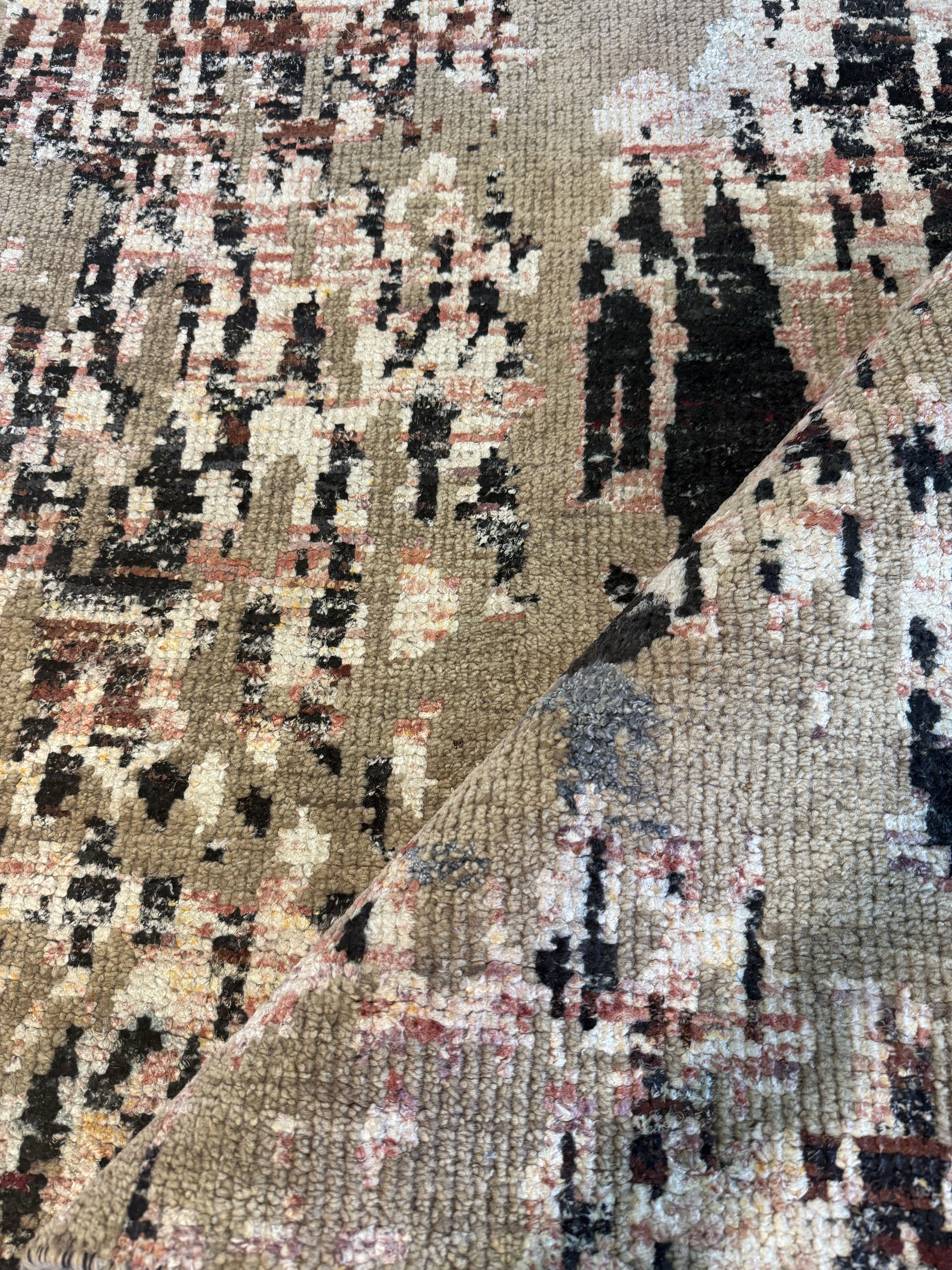 Aya 4.9x7.6 Beige & Tan Hand Knotted