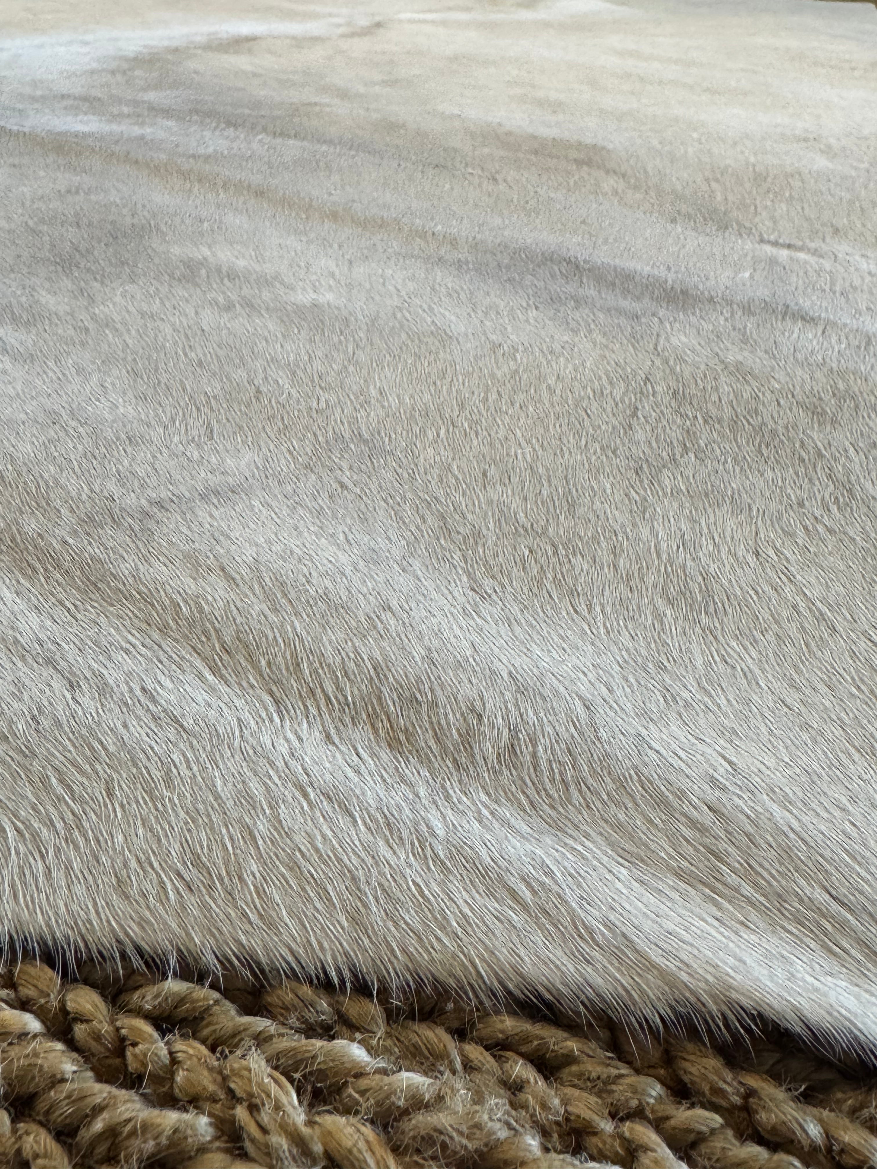 Ivory 6.3x7.6 Medium Cowhide Rug