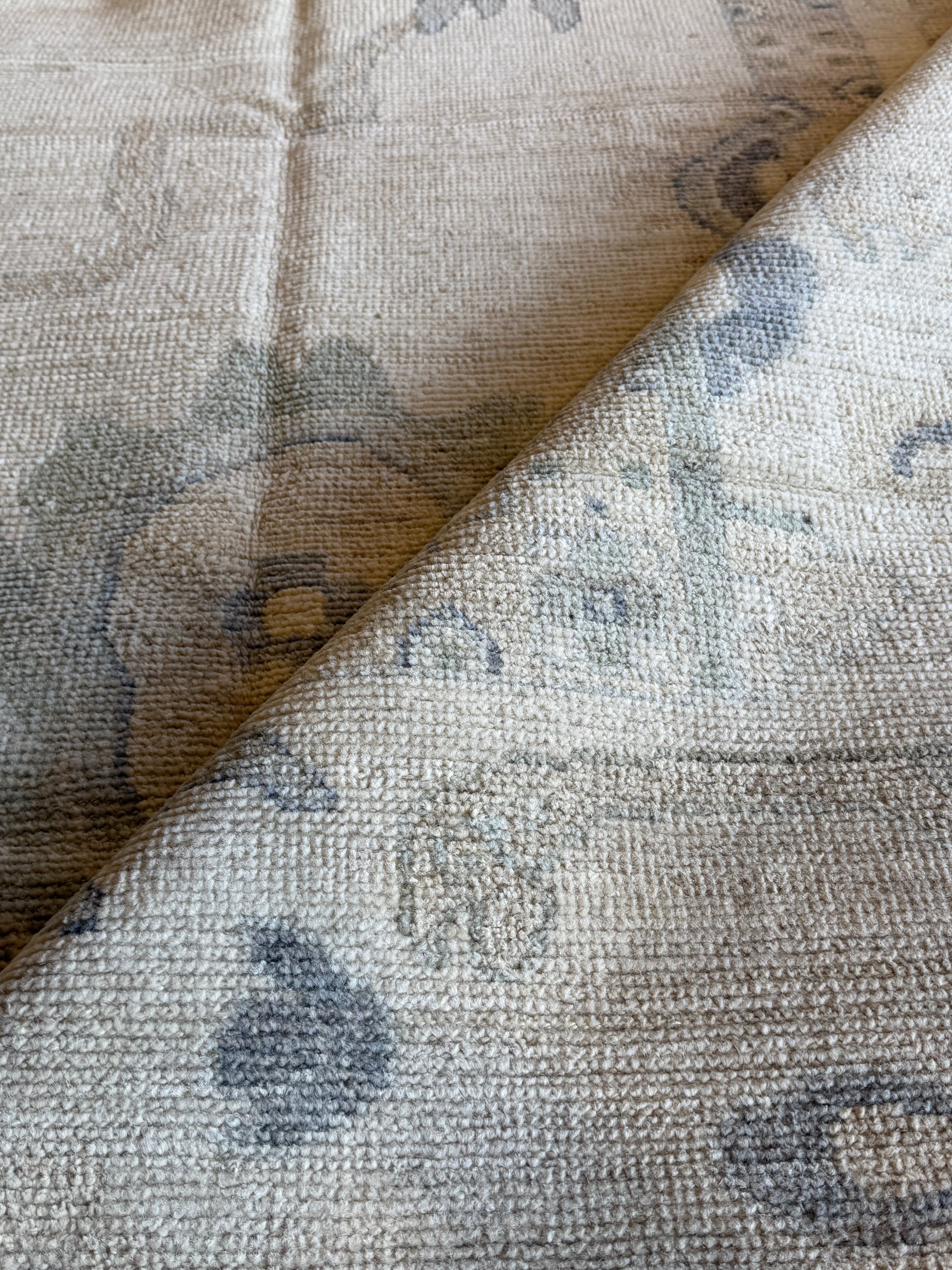 Mya Odgers 9x12 Ivory Hand-Knotted Oushak