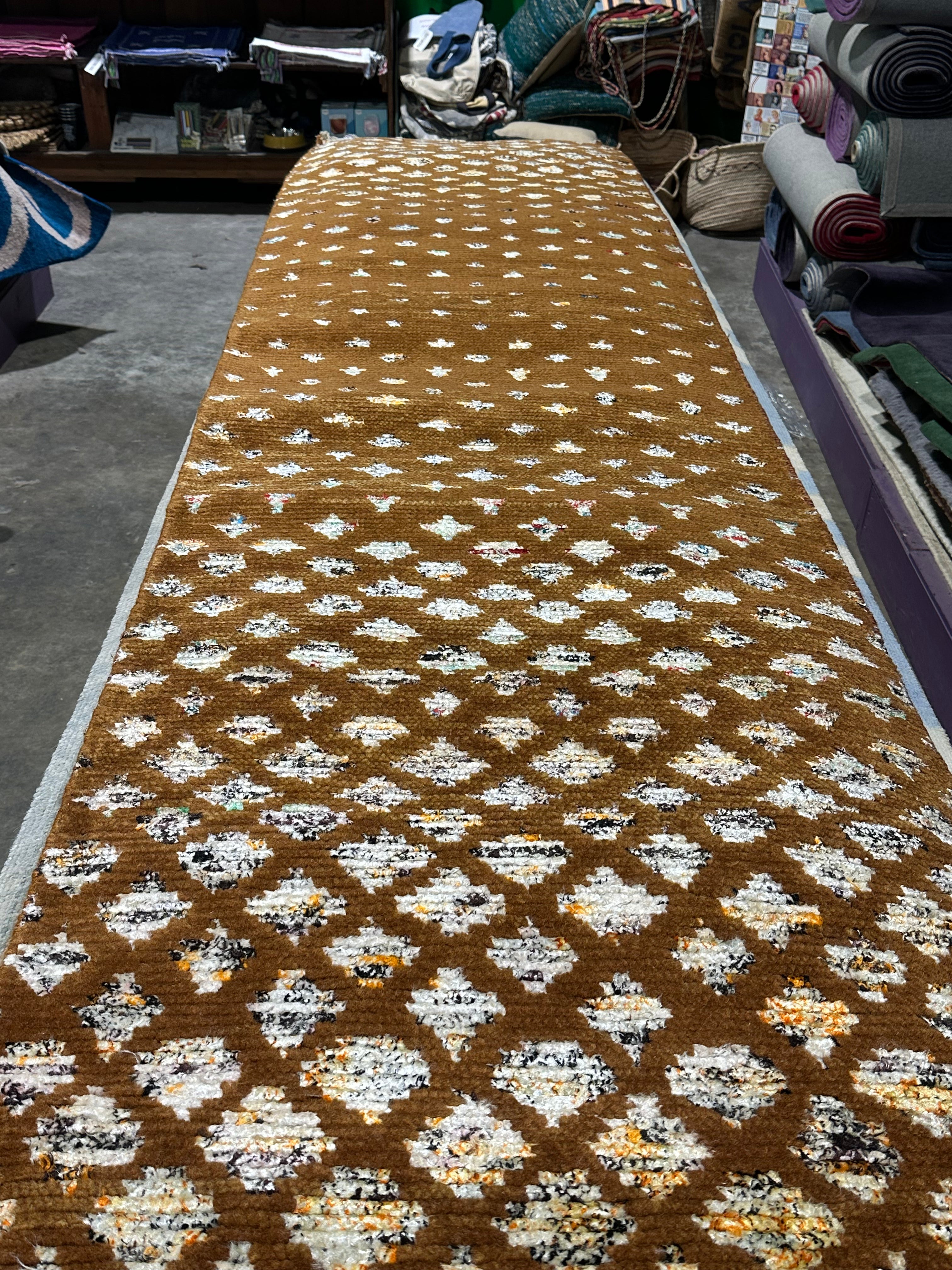 David E. Kelley Hand-Knotted Brown Modern Runner - Multiple Sizes