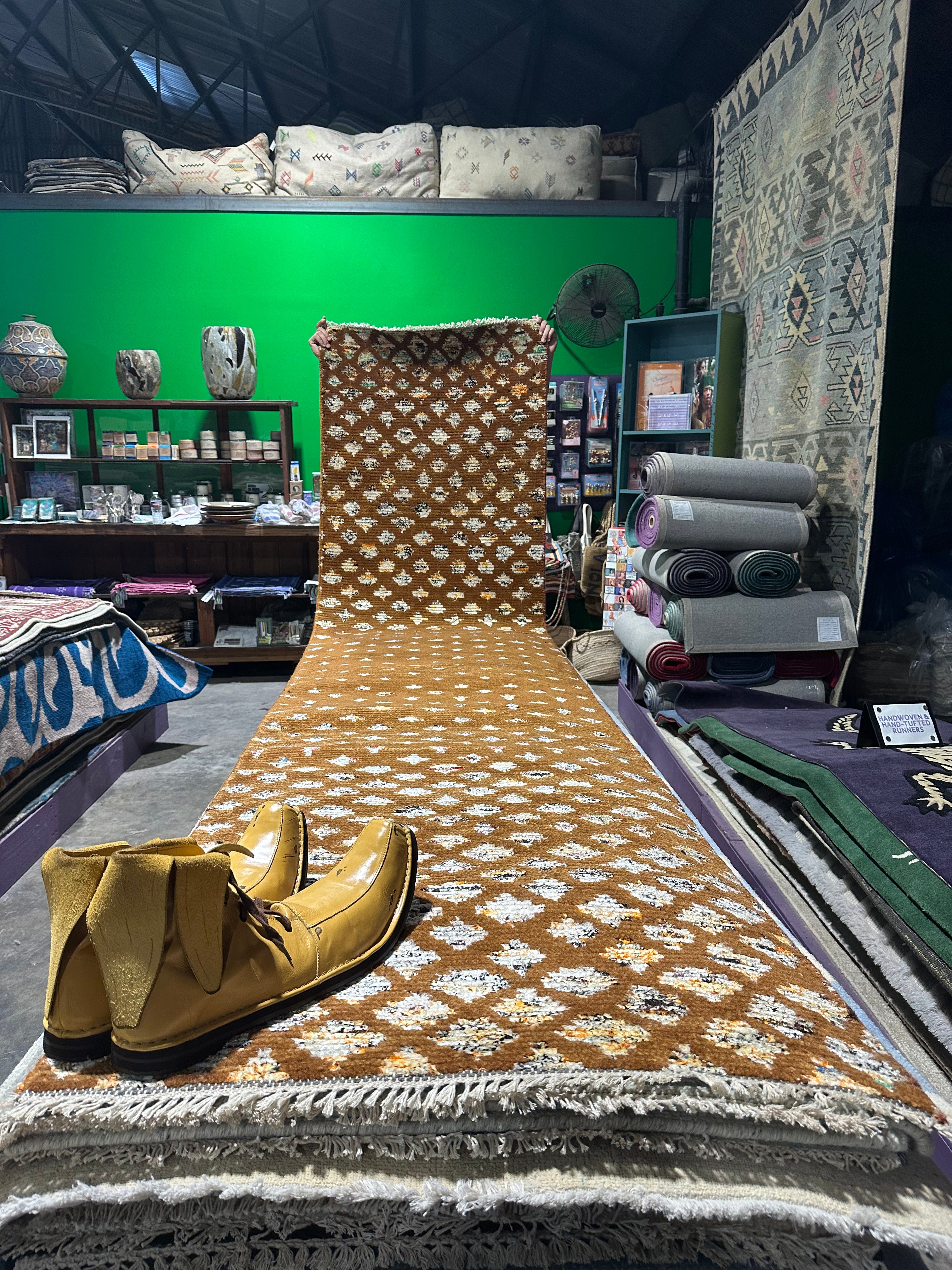 David E. Kelley Hand-Knotted Brown Modern Runner - Multiple Sizes