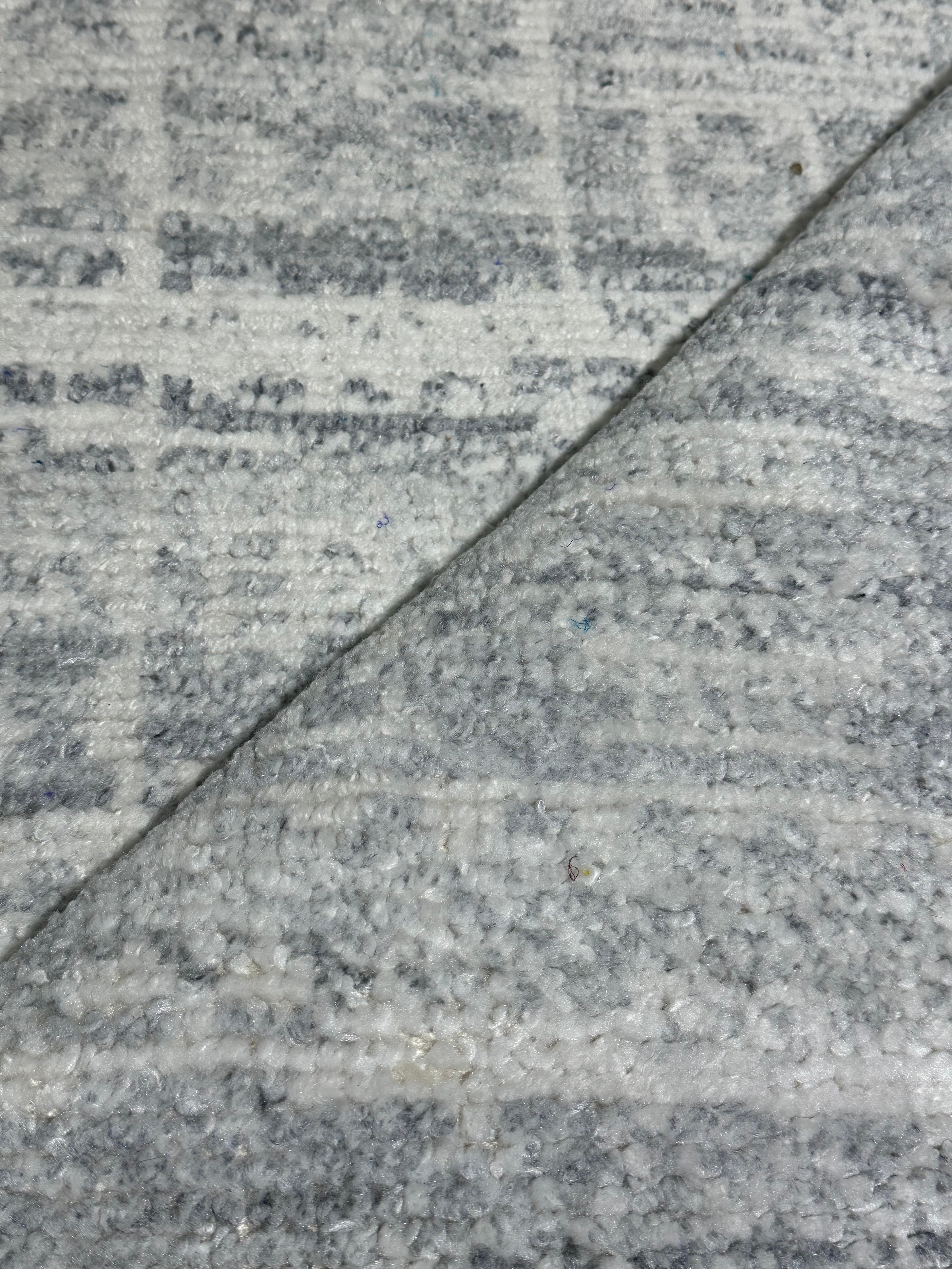 Boomer 2.6x10 Silver Hand-Knotted Modern Runner