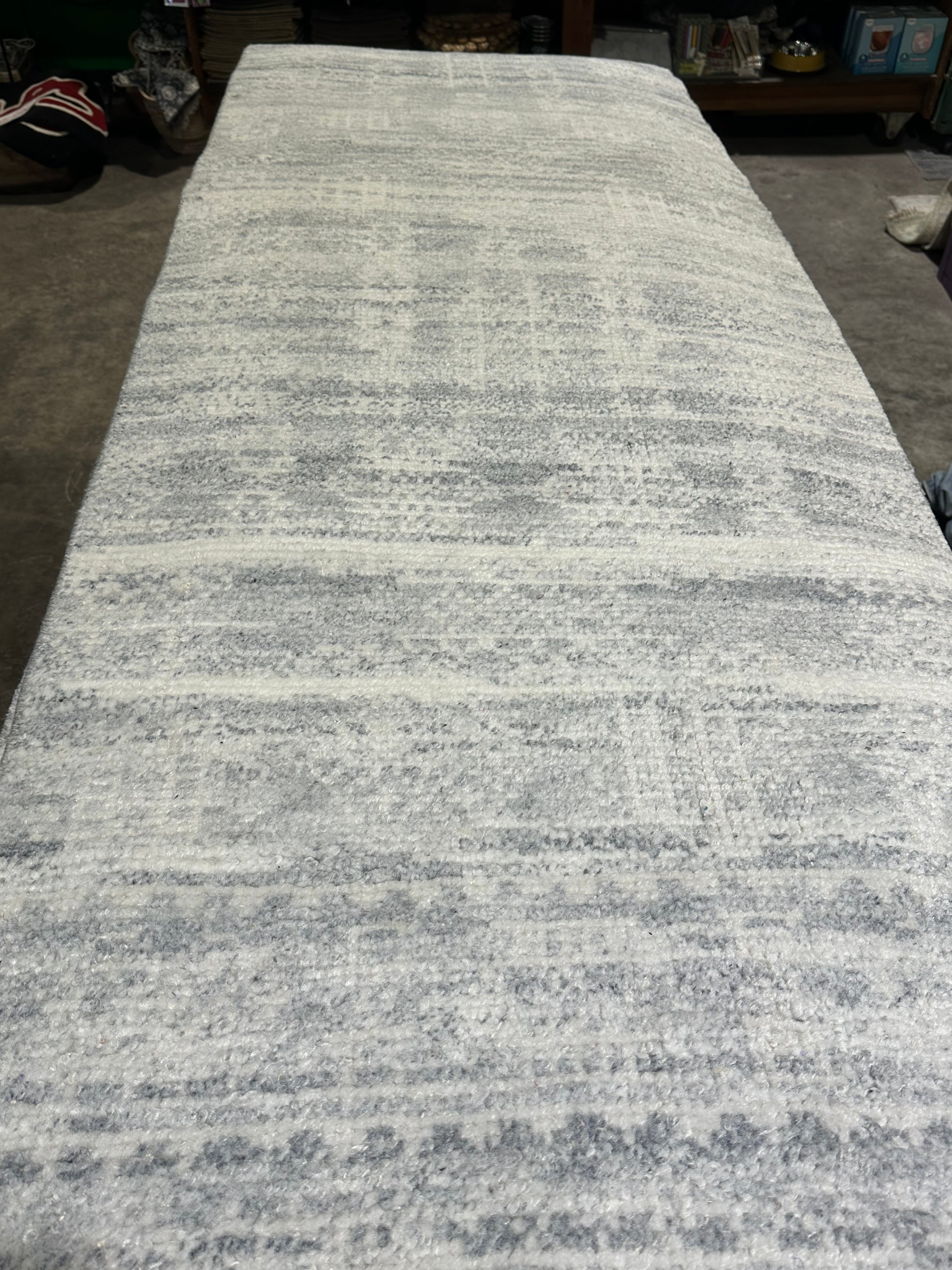 Boomer 2.6x10 Silver Hand-Knotted Modern Runner