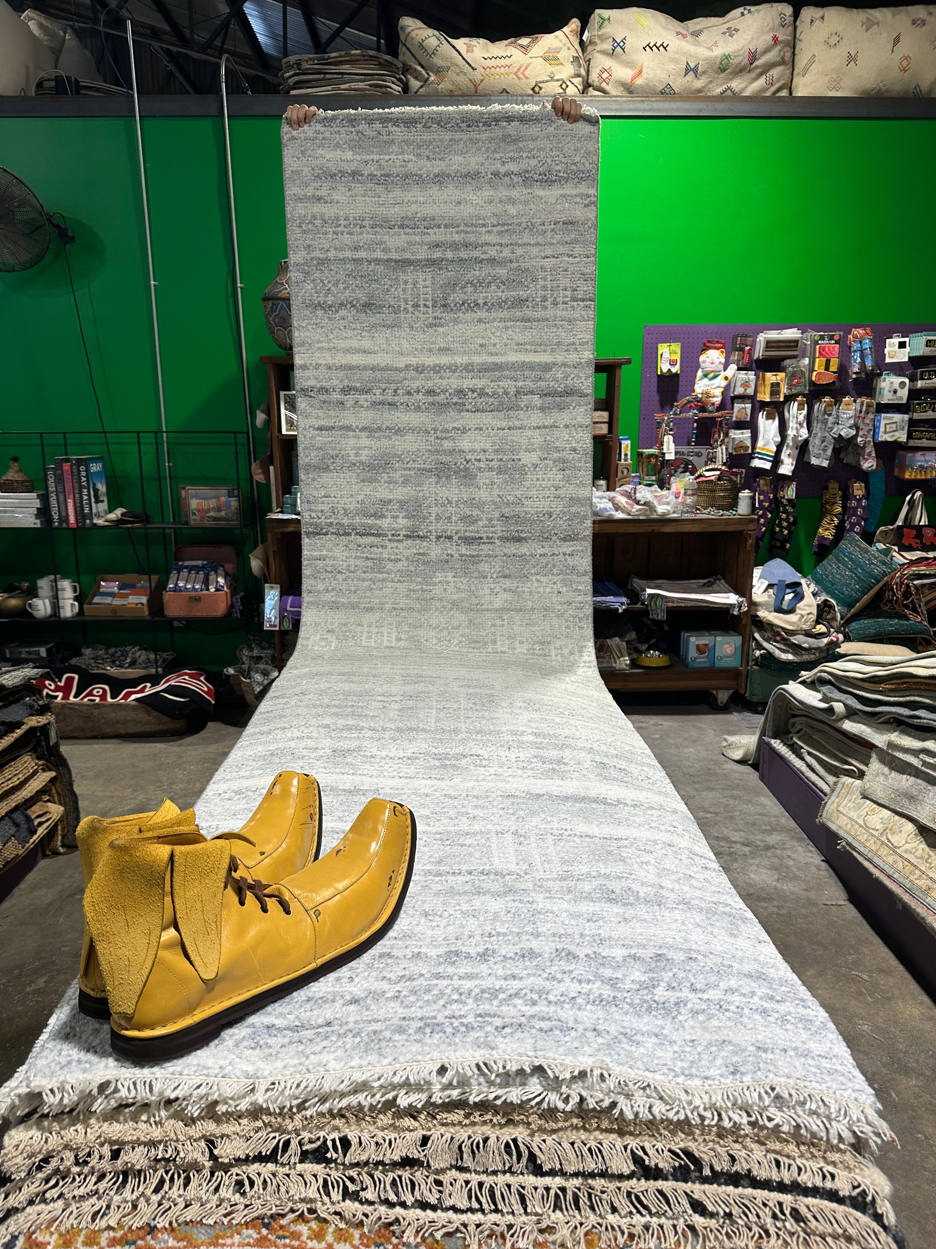 Boomer 2.6x10 Silver Hand-Knotted Modern Runner