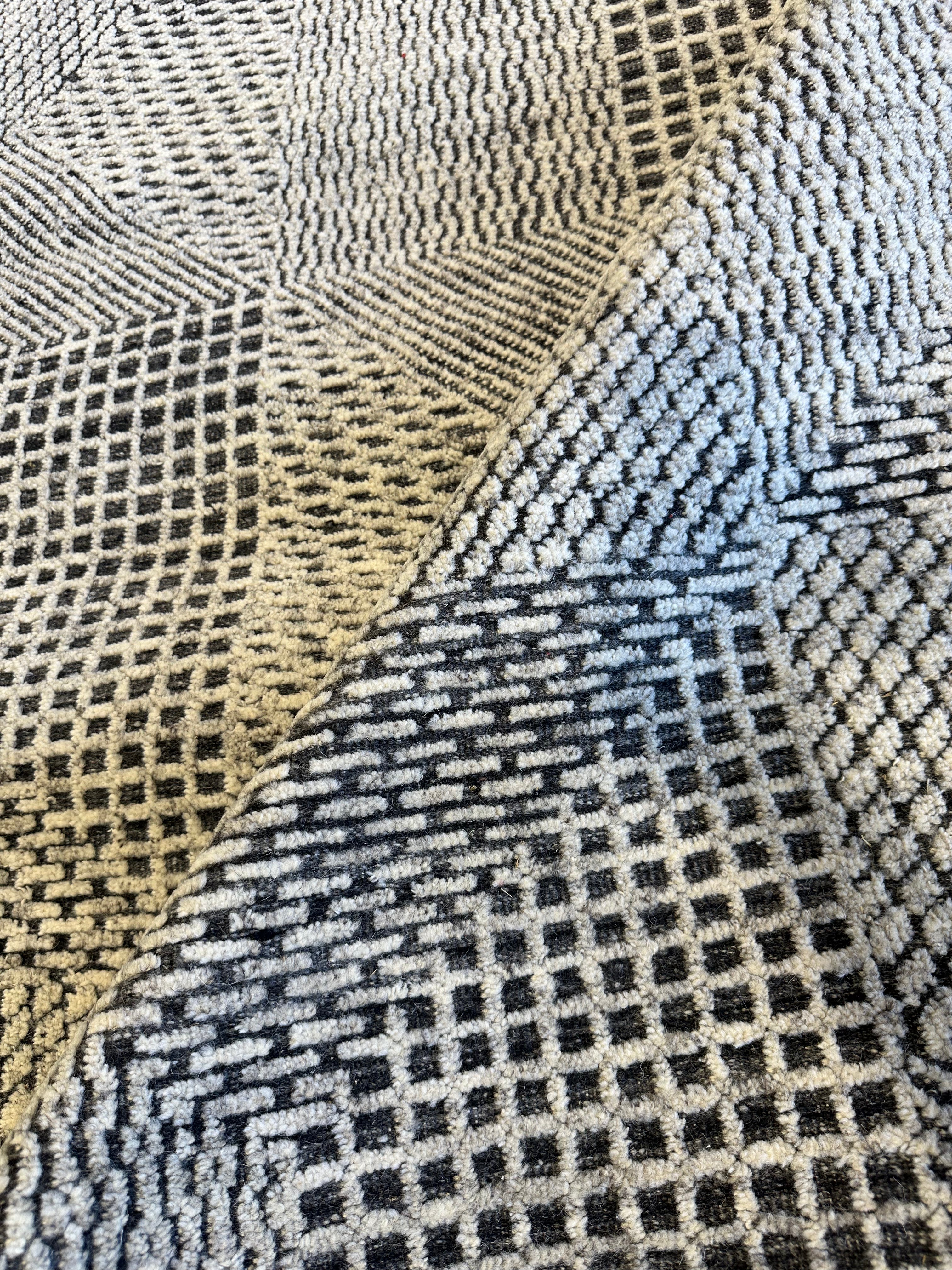 Yoshiko 10x14 Hand-Knotted Silver & Grey Modern