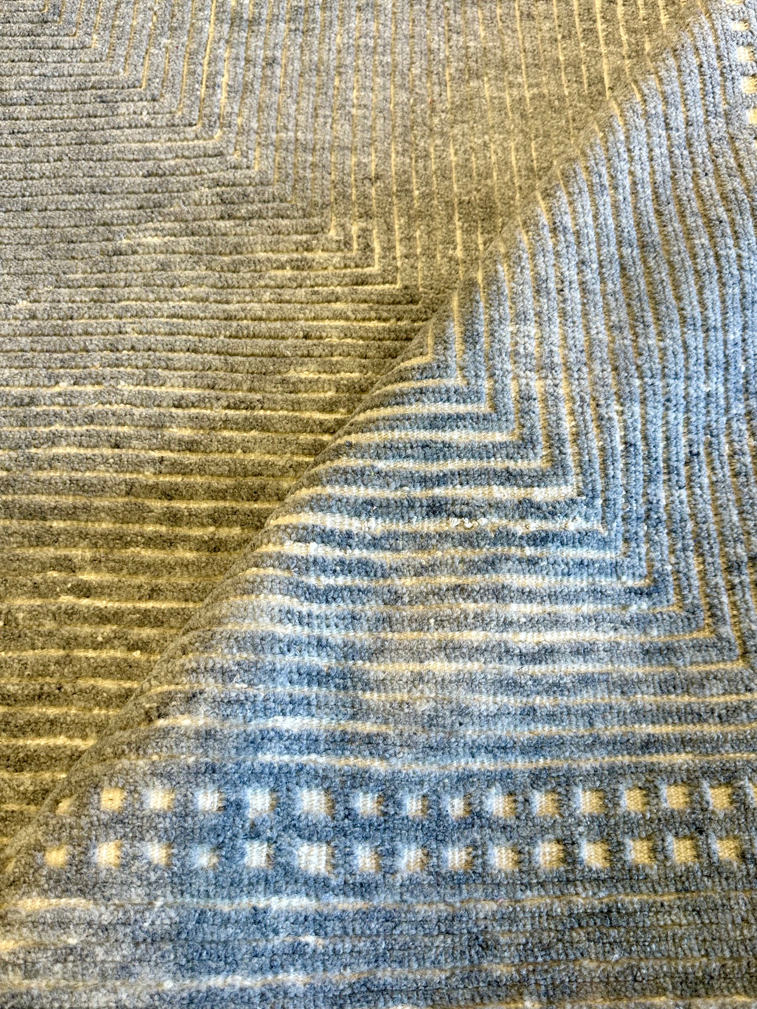 Jason Oppenheim 10.3x14.3 Hand-Knotted Modern High-Low Grey and Ivory