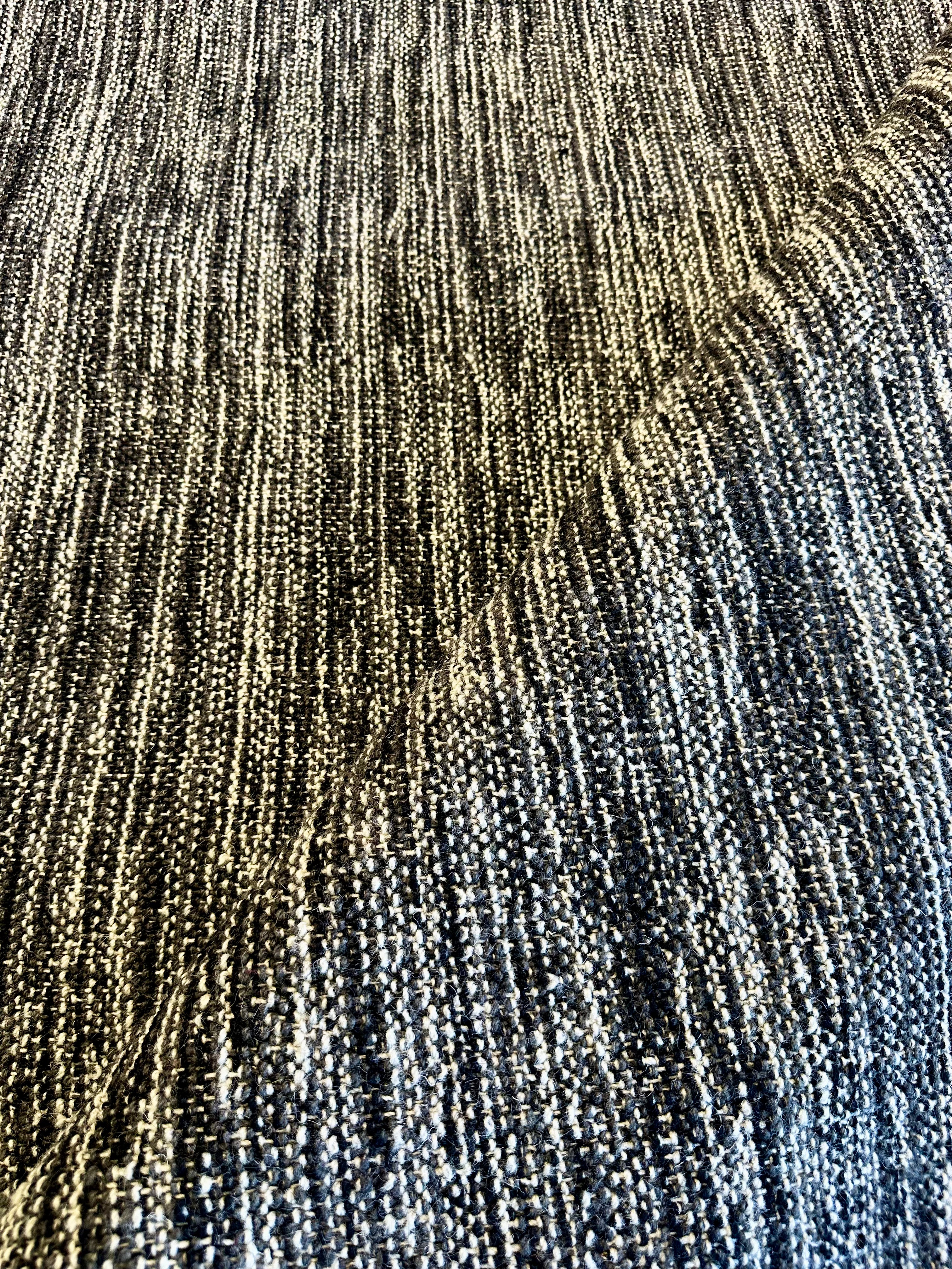 Coriolanus Snow 10x14 Handwoven Durrie Textured Black and Charcoal