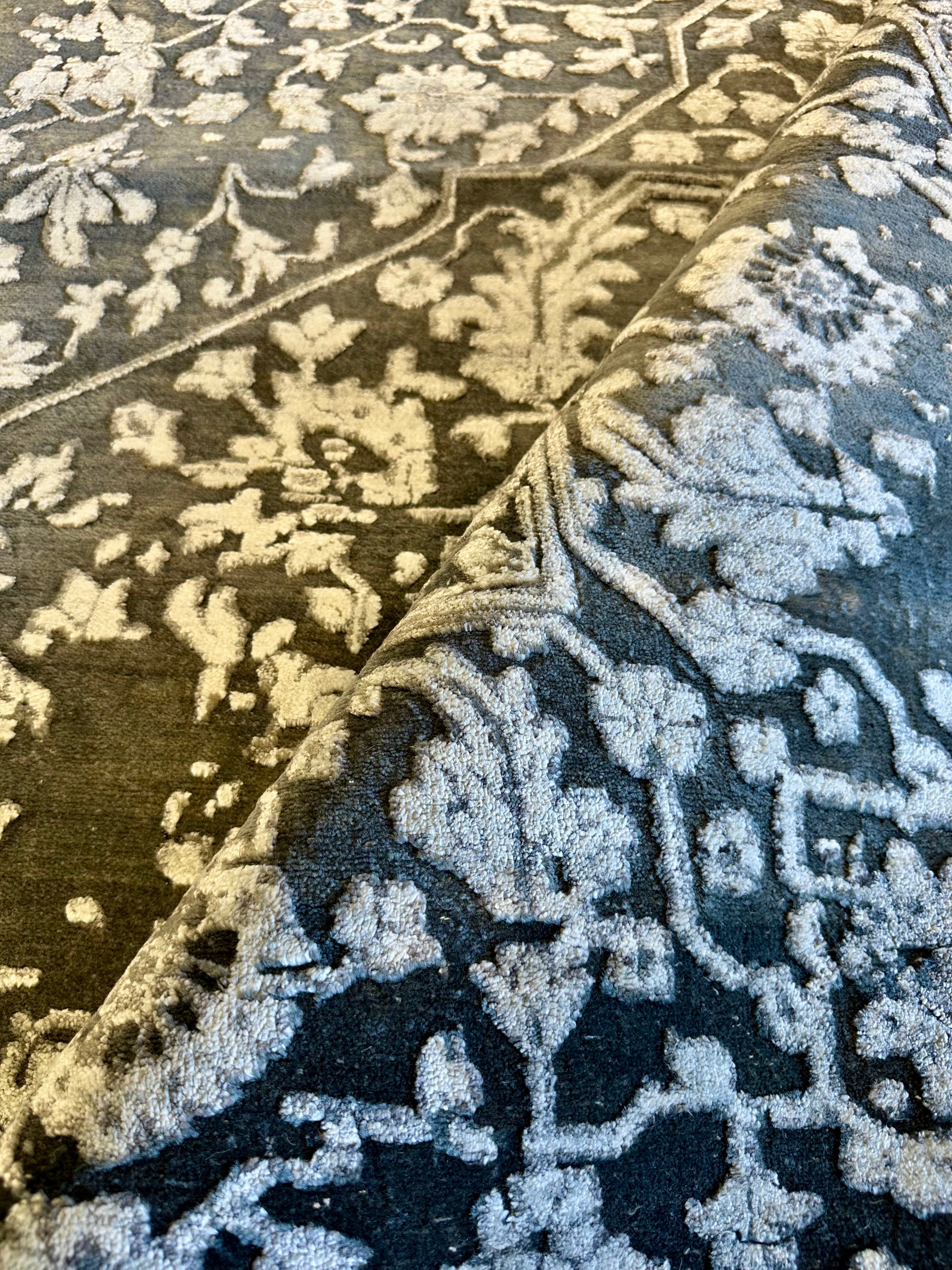 Kairo Aventura 10x14 Hand-Knotted Modern Rug Silver and Grey Abstract