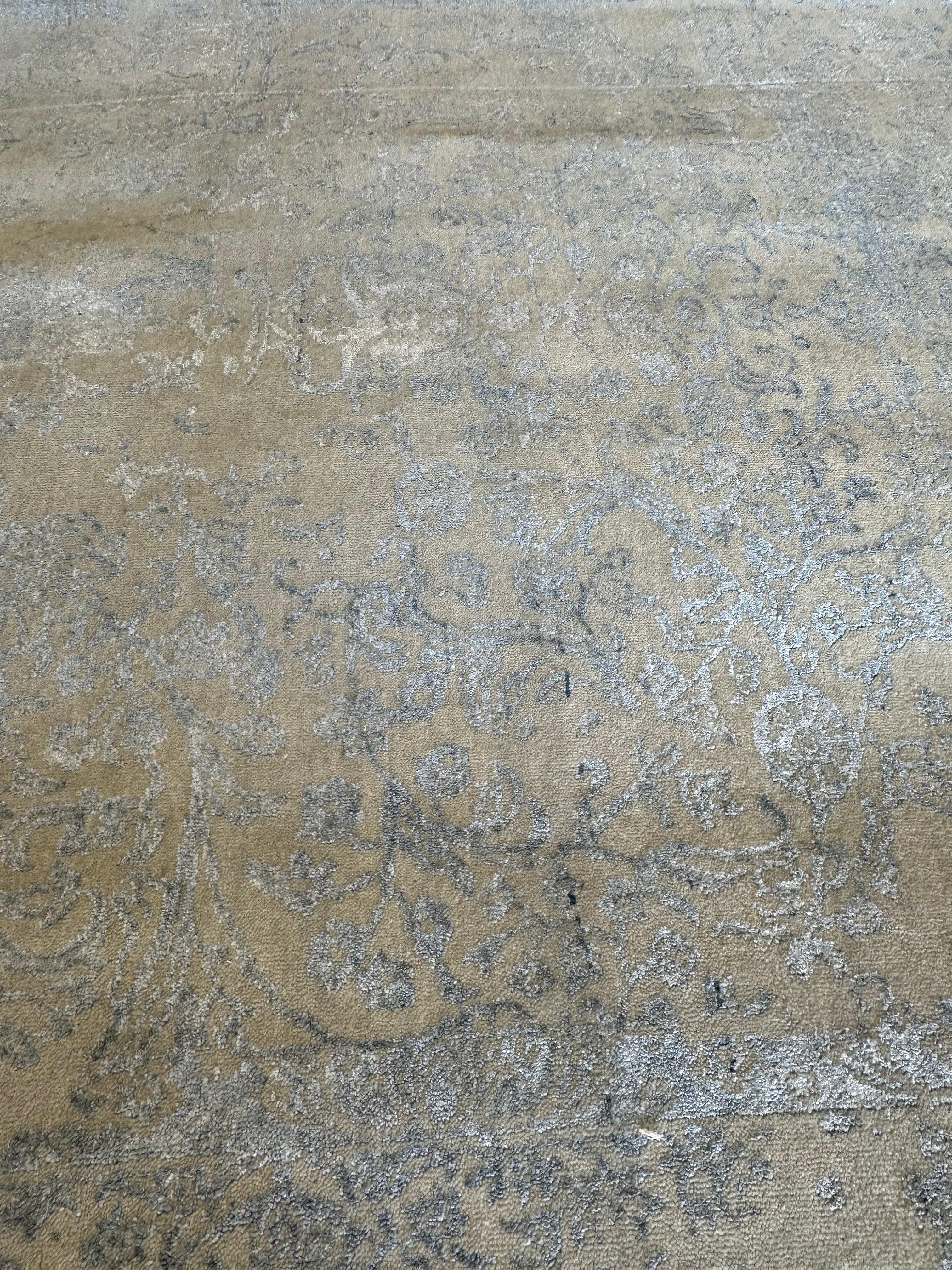Louis Marc Silver Hand-Knotted Modern Style Rug - Multiple Sizes