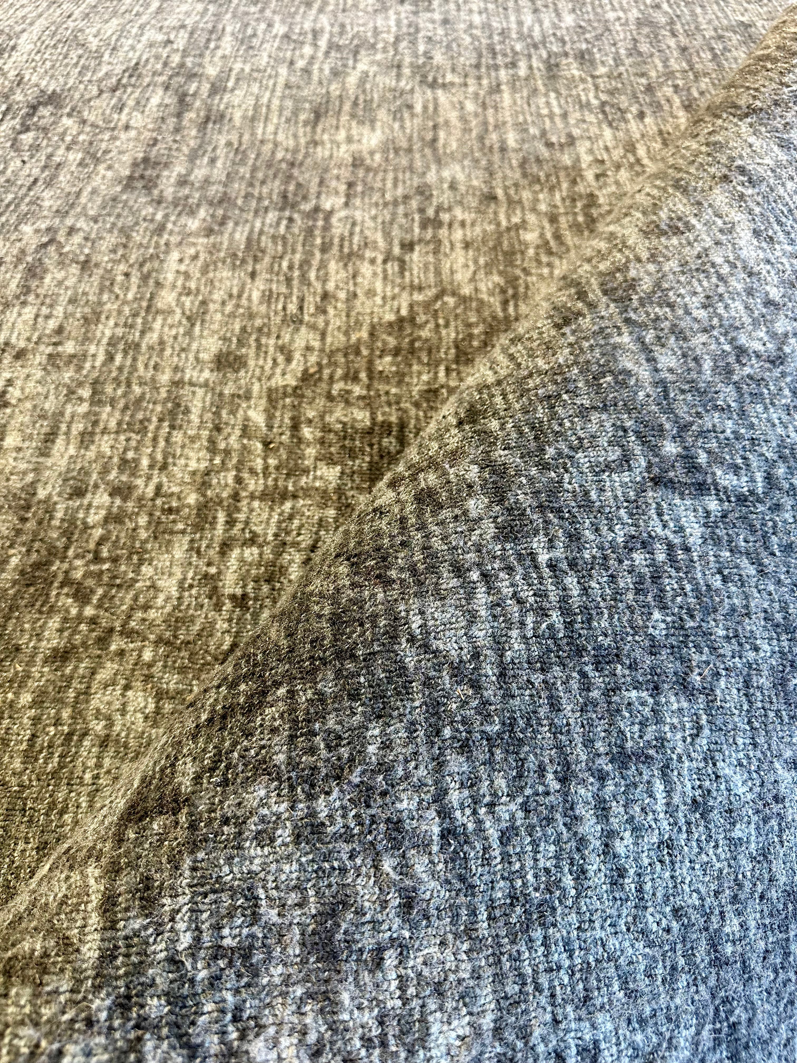 Mads Mikkelsen 9.3x13 Charcoal Mix Hand-Tufted Rug
