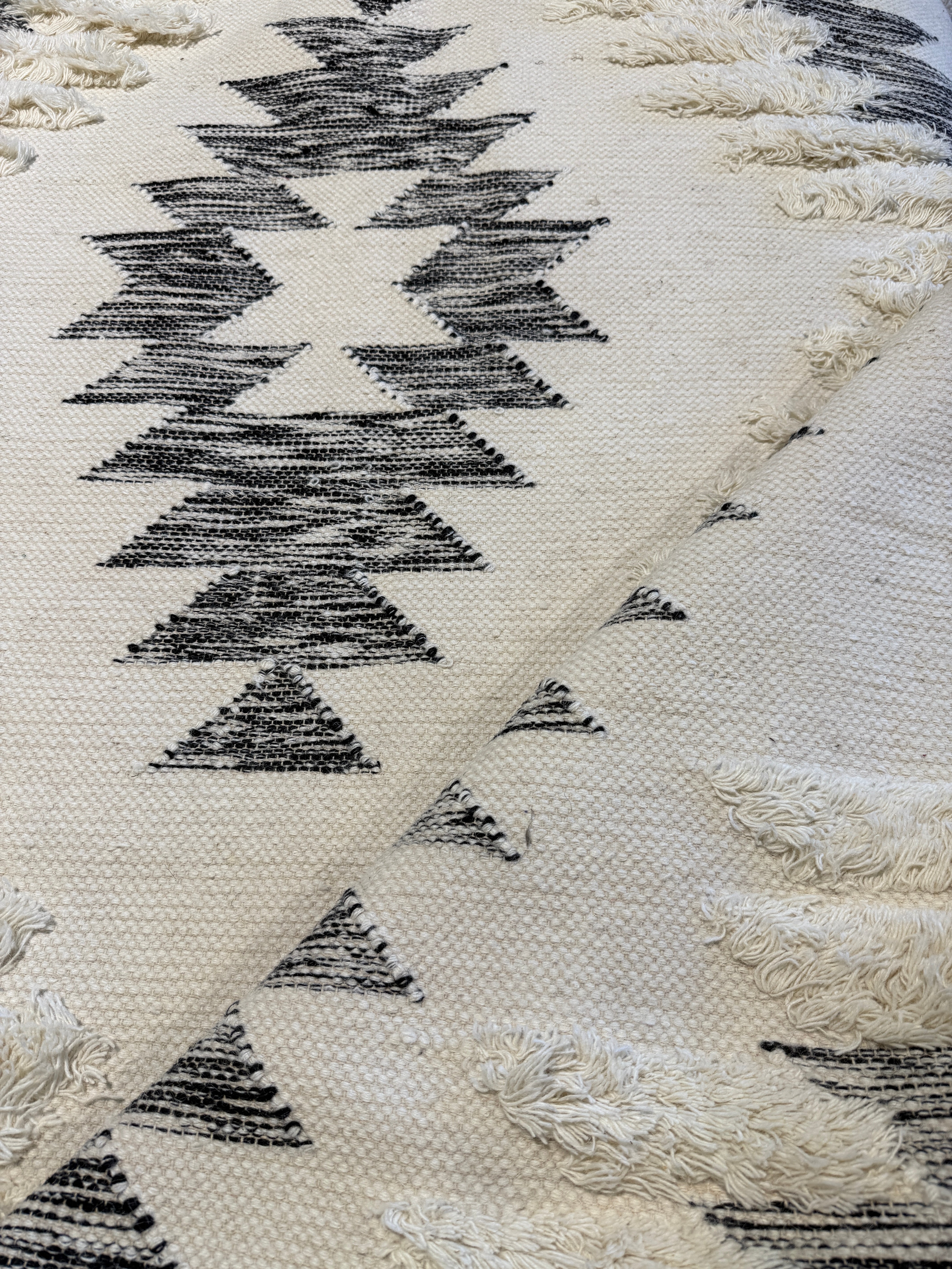 William Henry Ireland 5.6x7.6 Handwoven Wool Durrie Natural Ivory Cut Pile