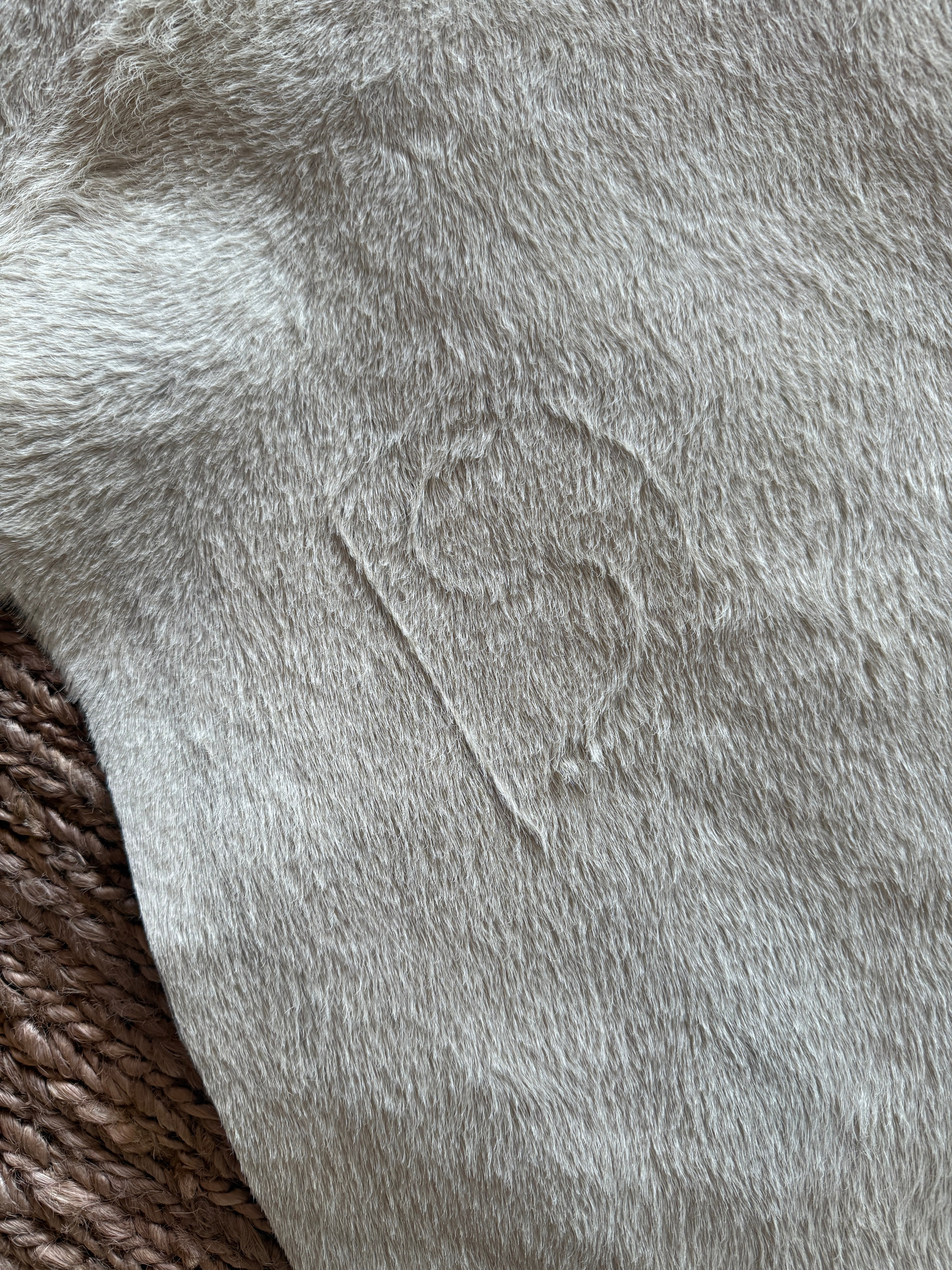 Solid Light Beige 6.10x7.6 Cowhide Rug