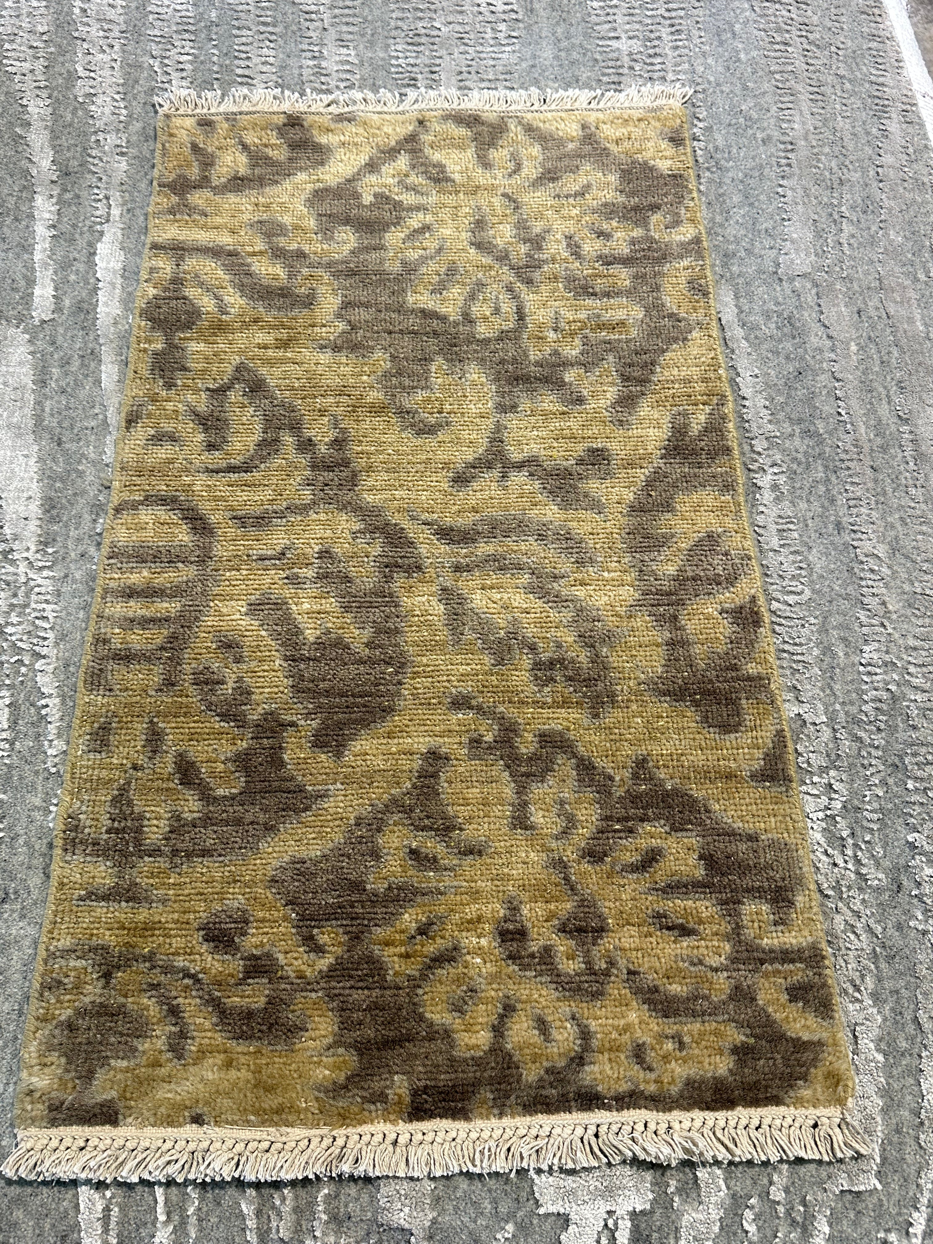 Elizabeth Harlow  2x3 Hand-Knotted Oushak Rug