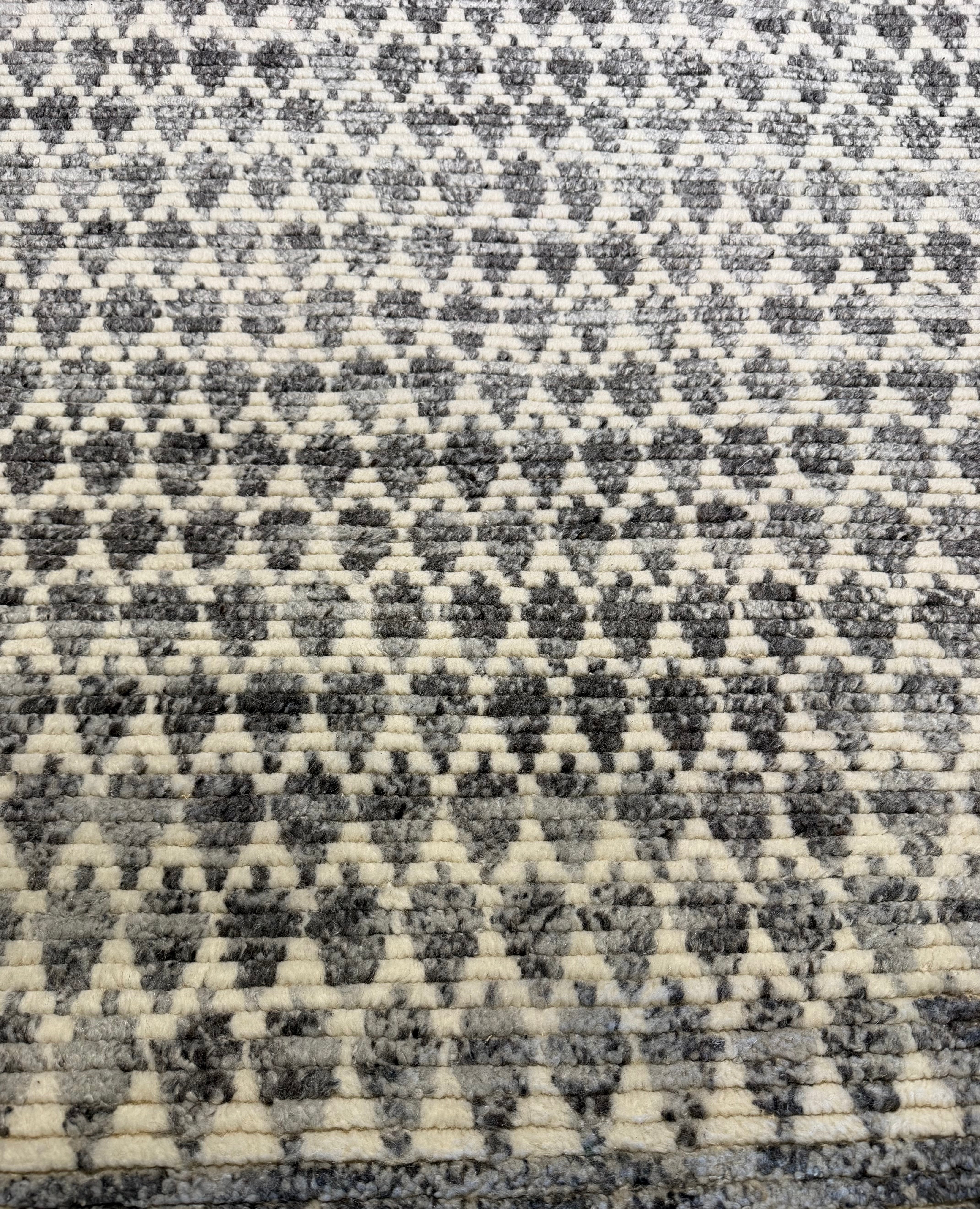 Wilco Fanatic 8.3x10 Hand-Knotted Lichi Ivory and Grey