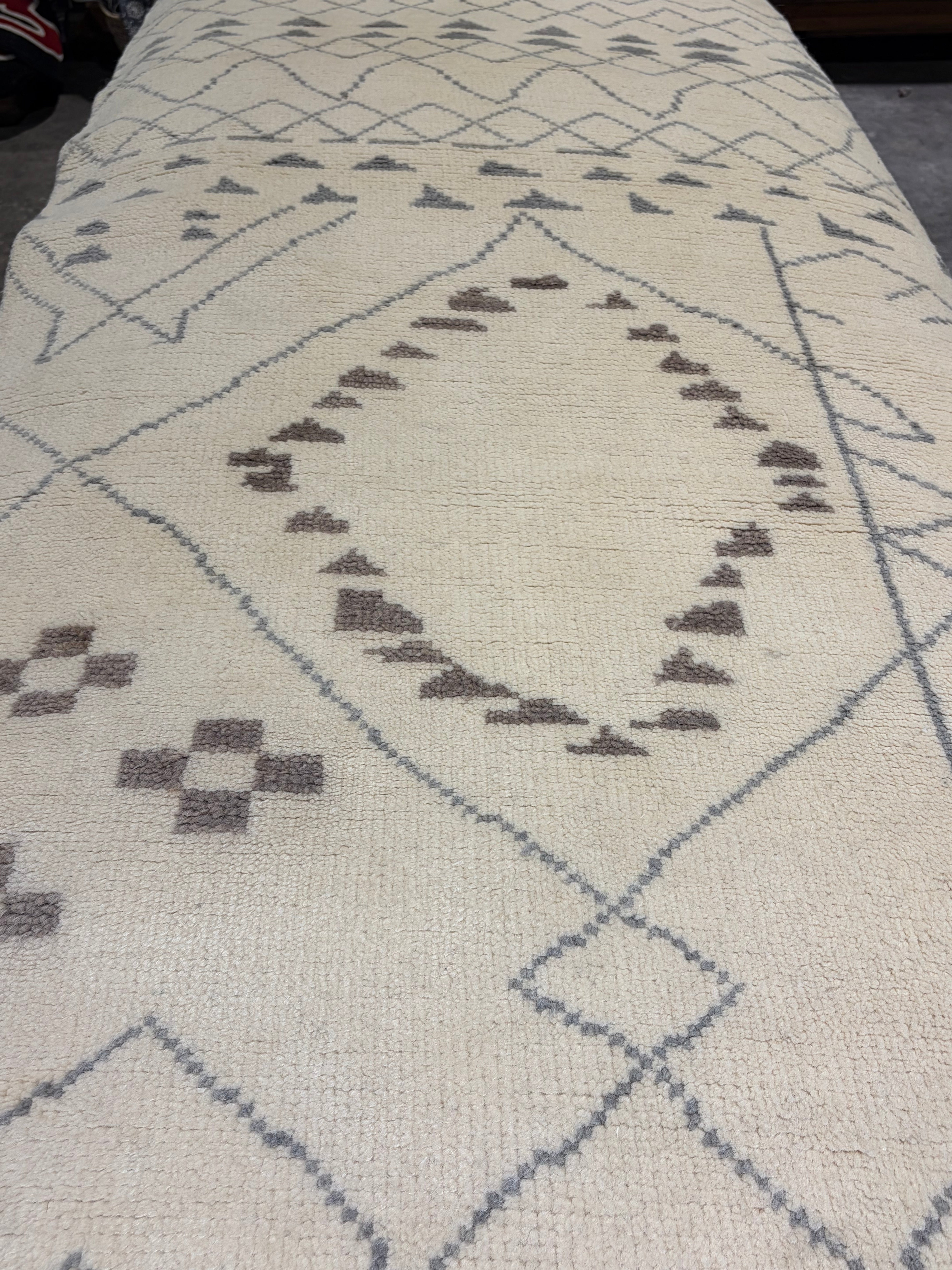 Brian Bellview 5x8 Cream Hand-Knotted Modern Style Rug
