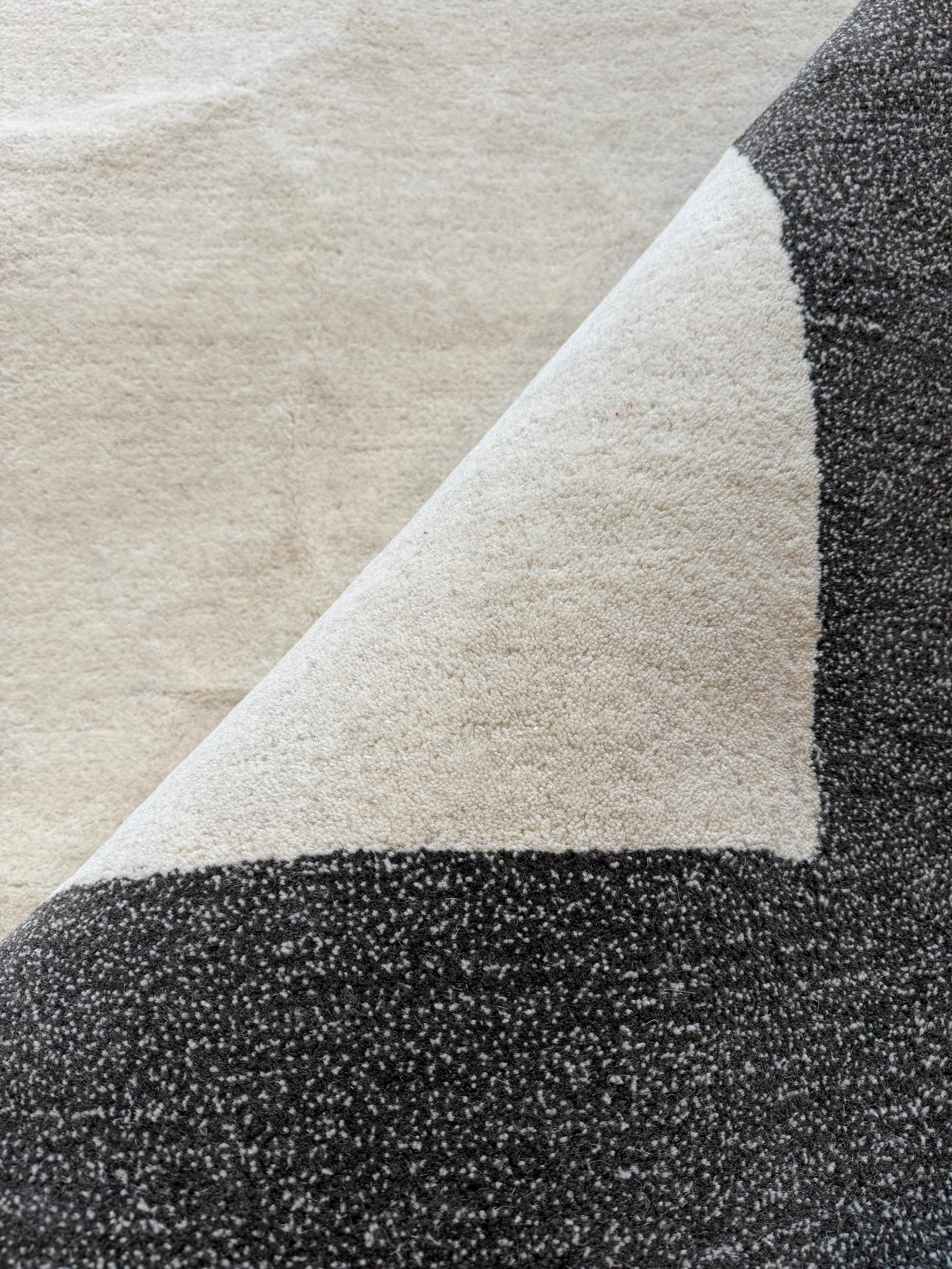 Marva Wright 5.3x7.6 Hand-Tufted Ivory Mix Modern