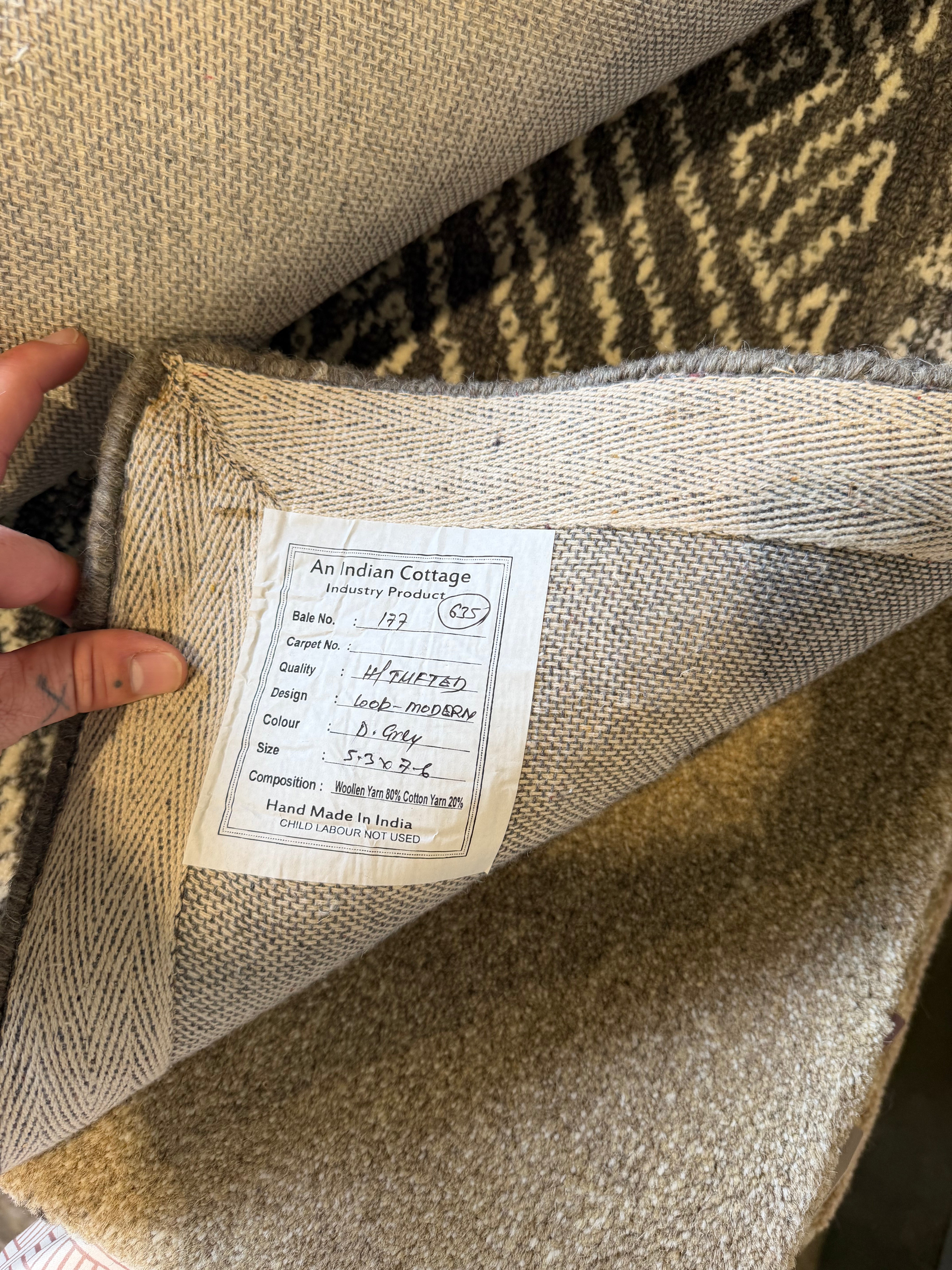 Cleotus 5.3x7.6 Hand-Tufted Grey