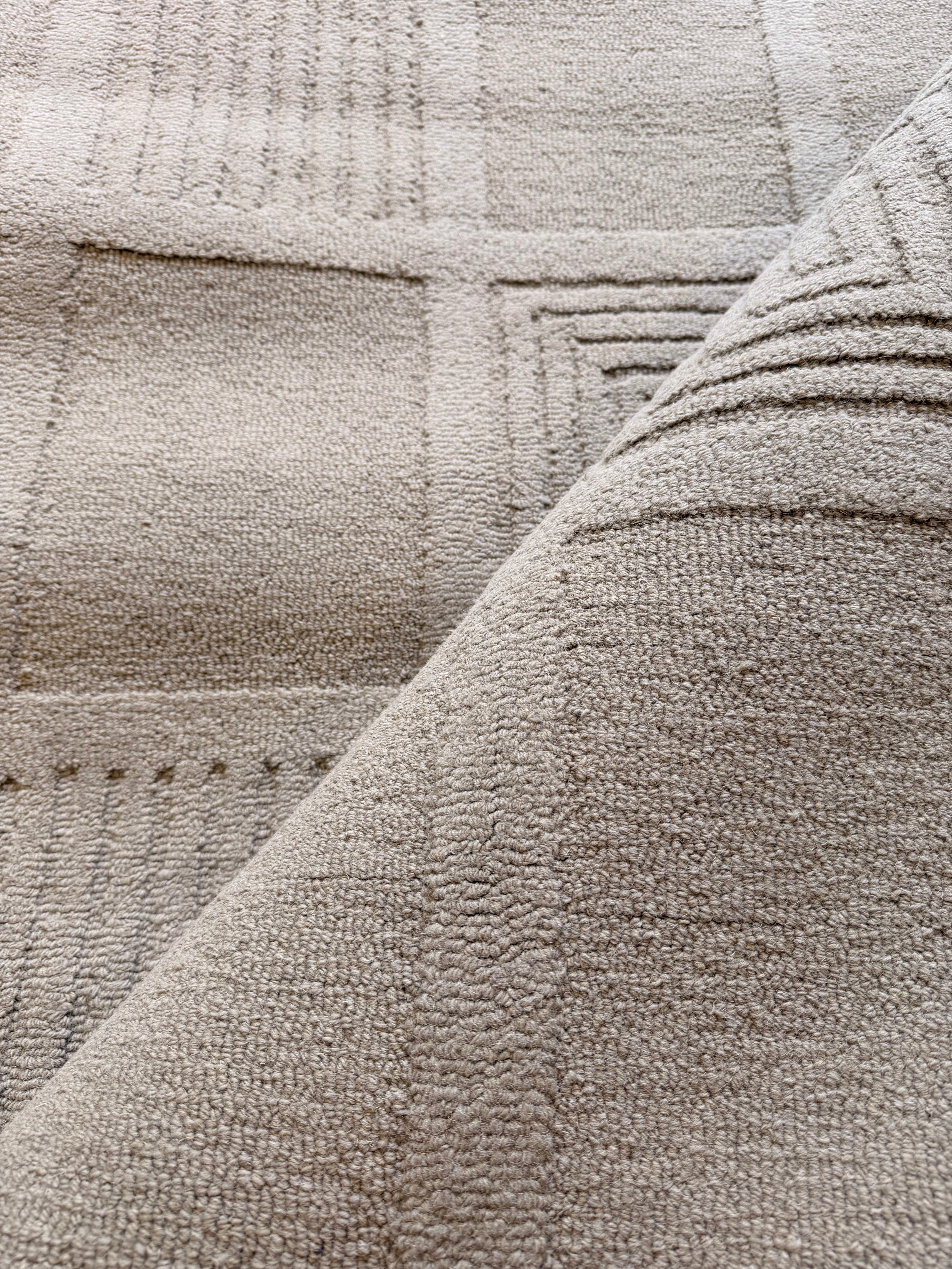 Shane Thurlow 5.3x7.9 Hand-Tufted Beige