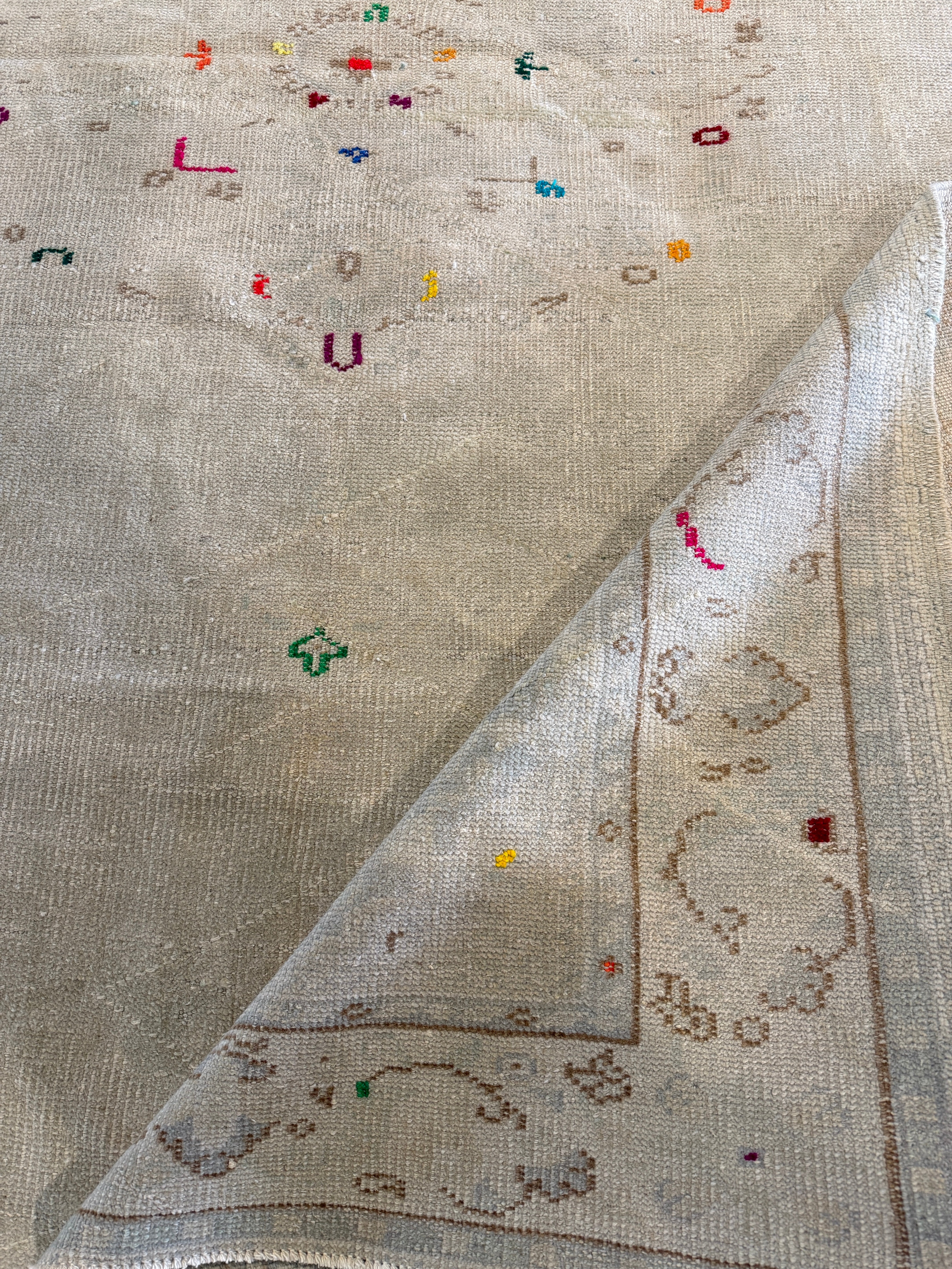 Rainbow Kitten 7x10 Cream Hand-Knotted Vintage Turkish Oushak