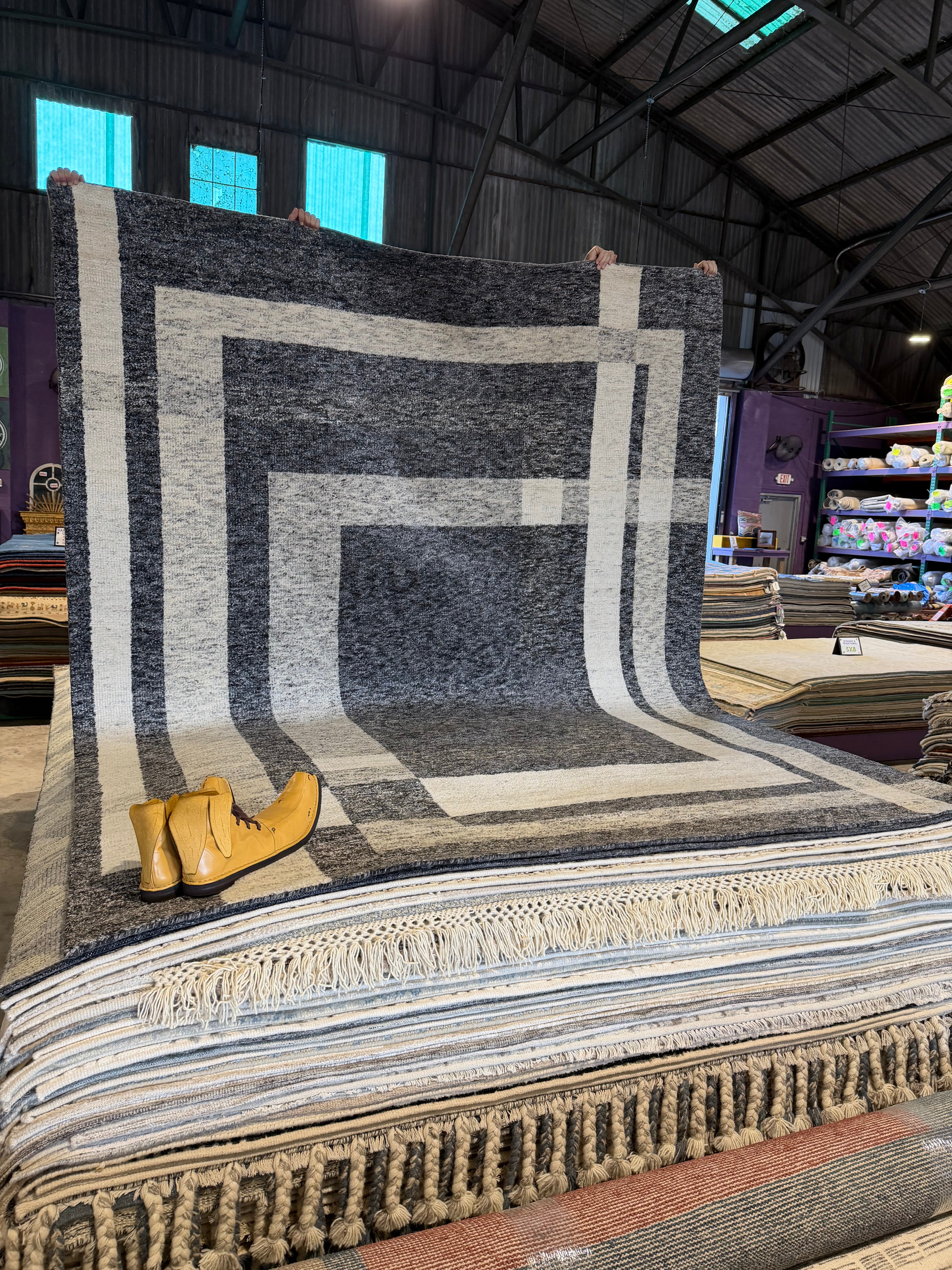 Kristoff 7.9x10 Hand-Knotted Grey & Silver Geometrical