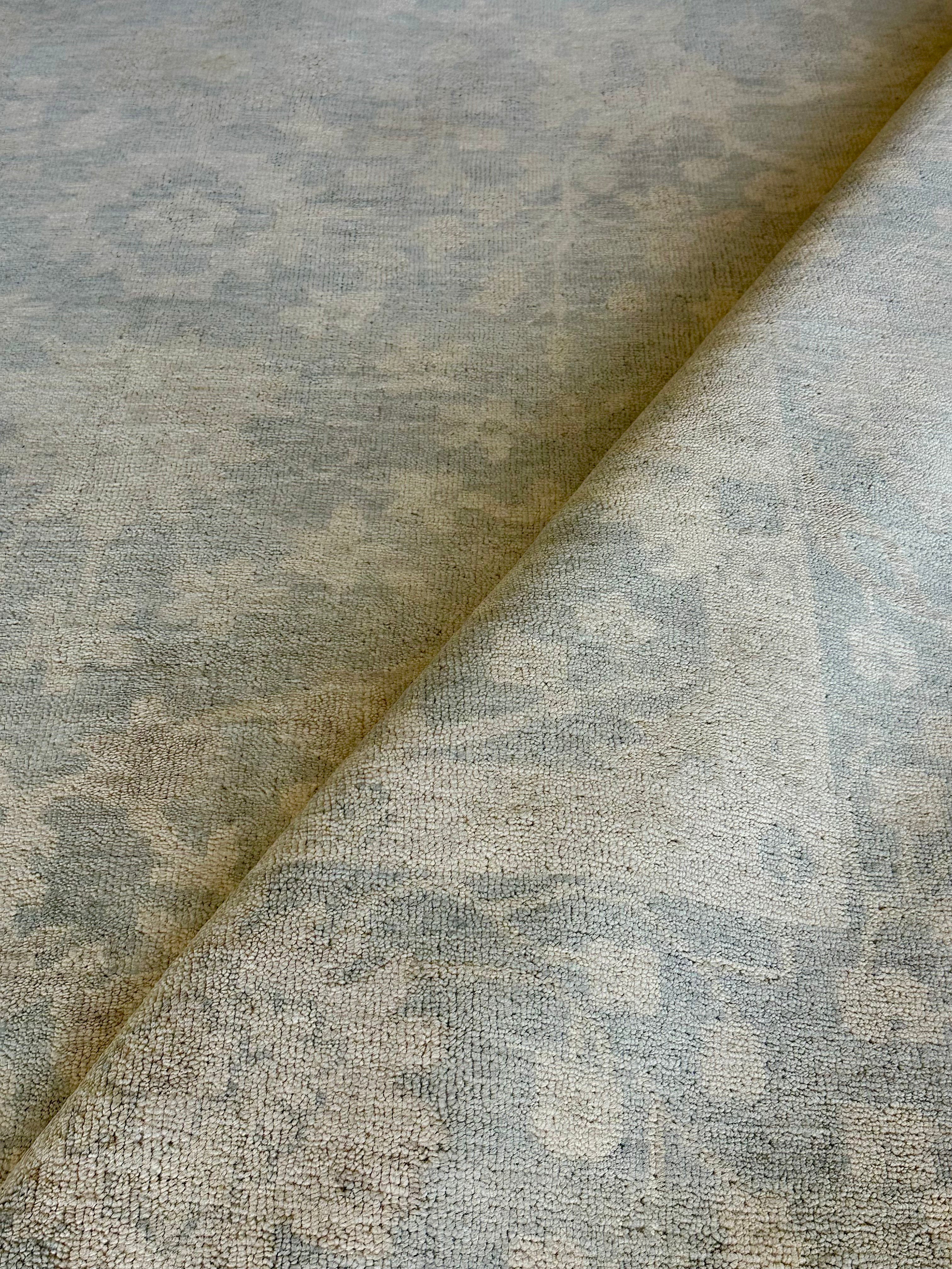 Teresa Rogers 8x10 Hand-Knotted Oushak Rug Light Grey and Ivory