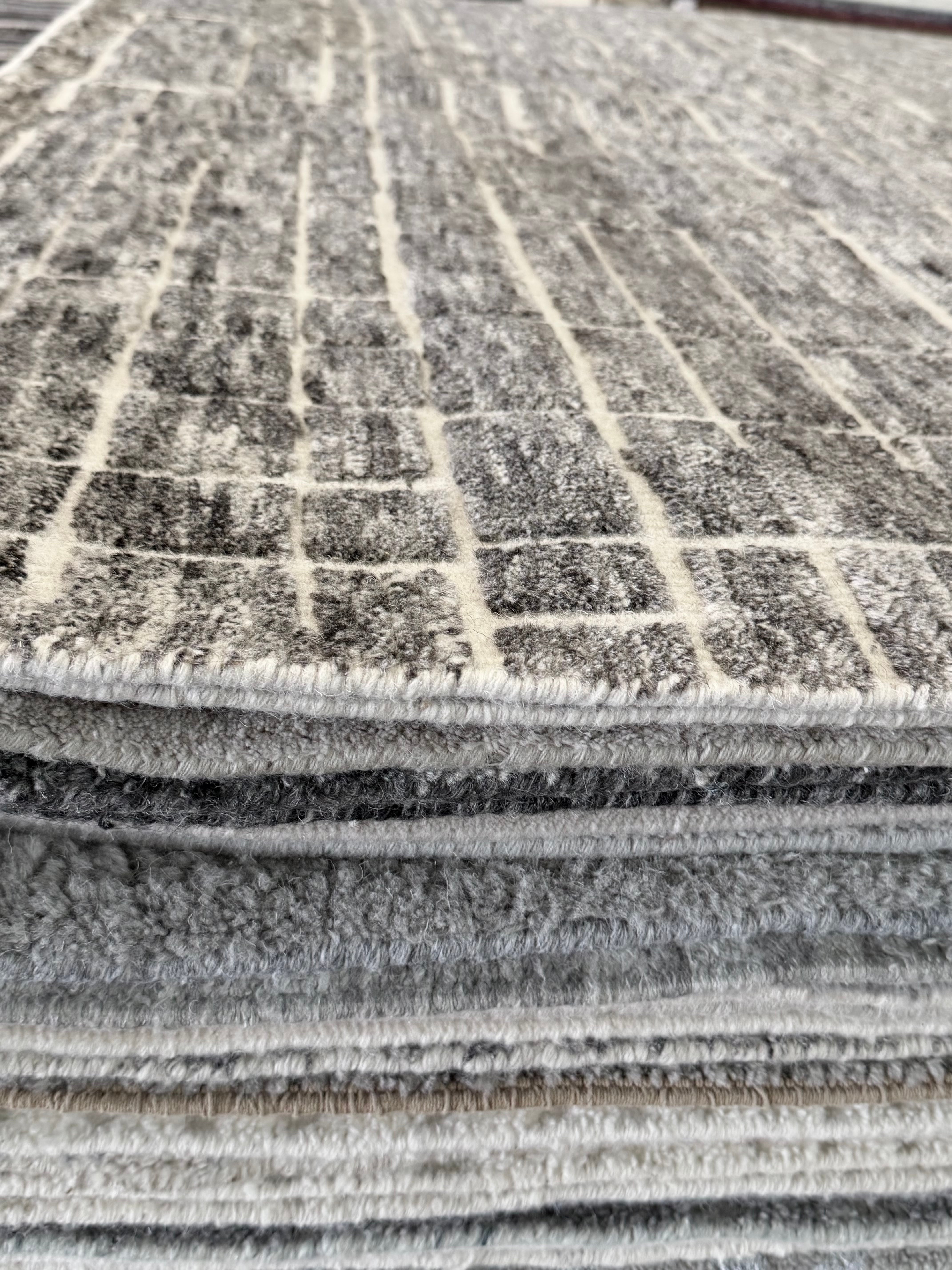Sid 8.3x9.9 Hand-Knotted Silver & Grey High Low