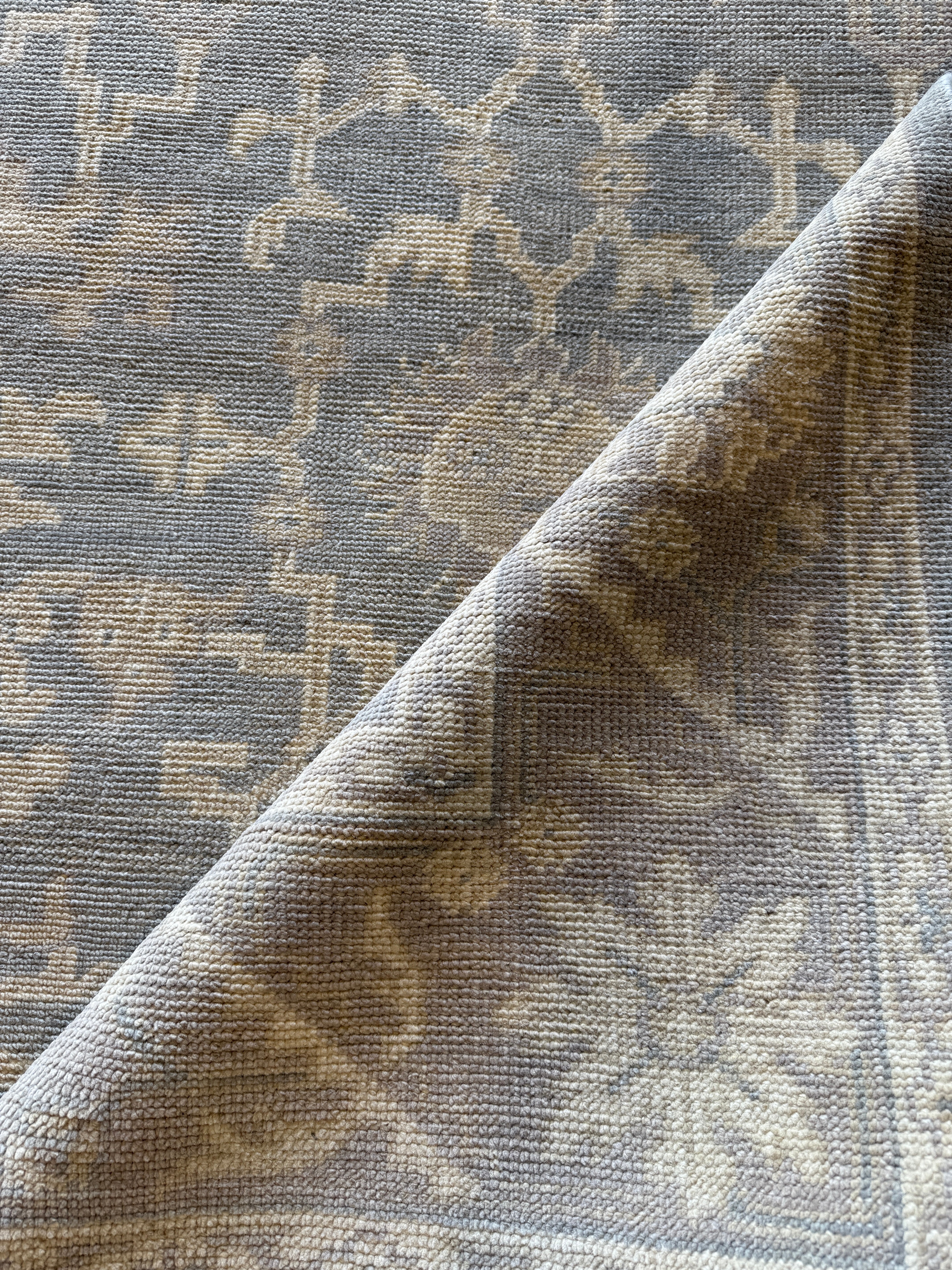 Carrie Barron  7.9x9.9 Silver and Grey Hand-Knotted Oushak Rug