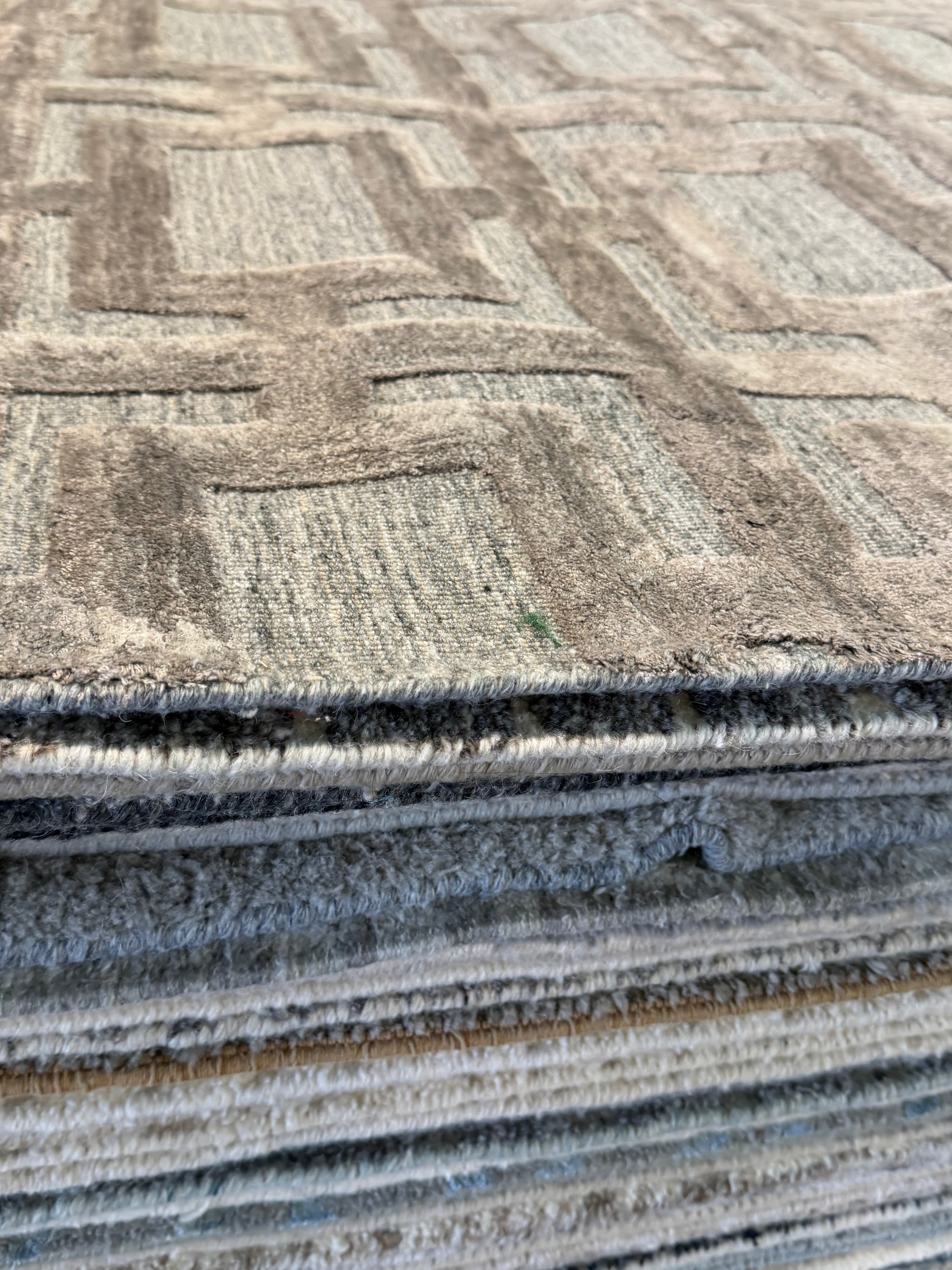 Chocoball 8.3x10 Hand-Knotted Grey Modern