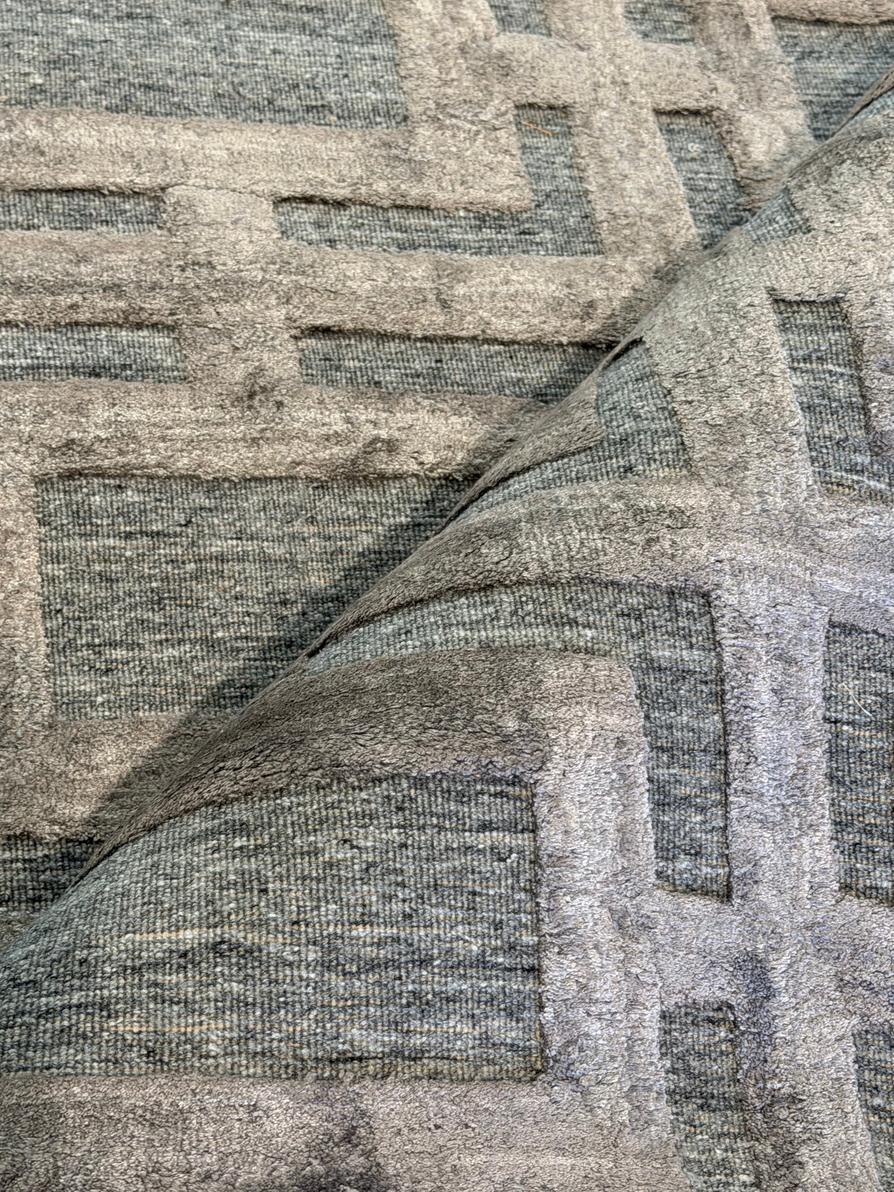 Chocoball 8.3x10 Hand-Knotted Grey Modern
