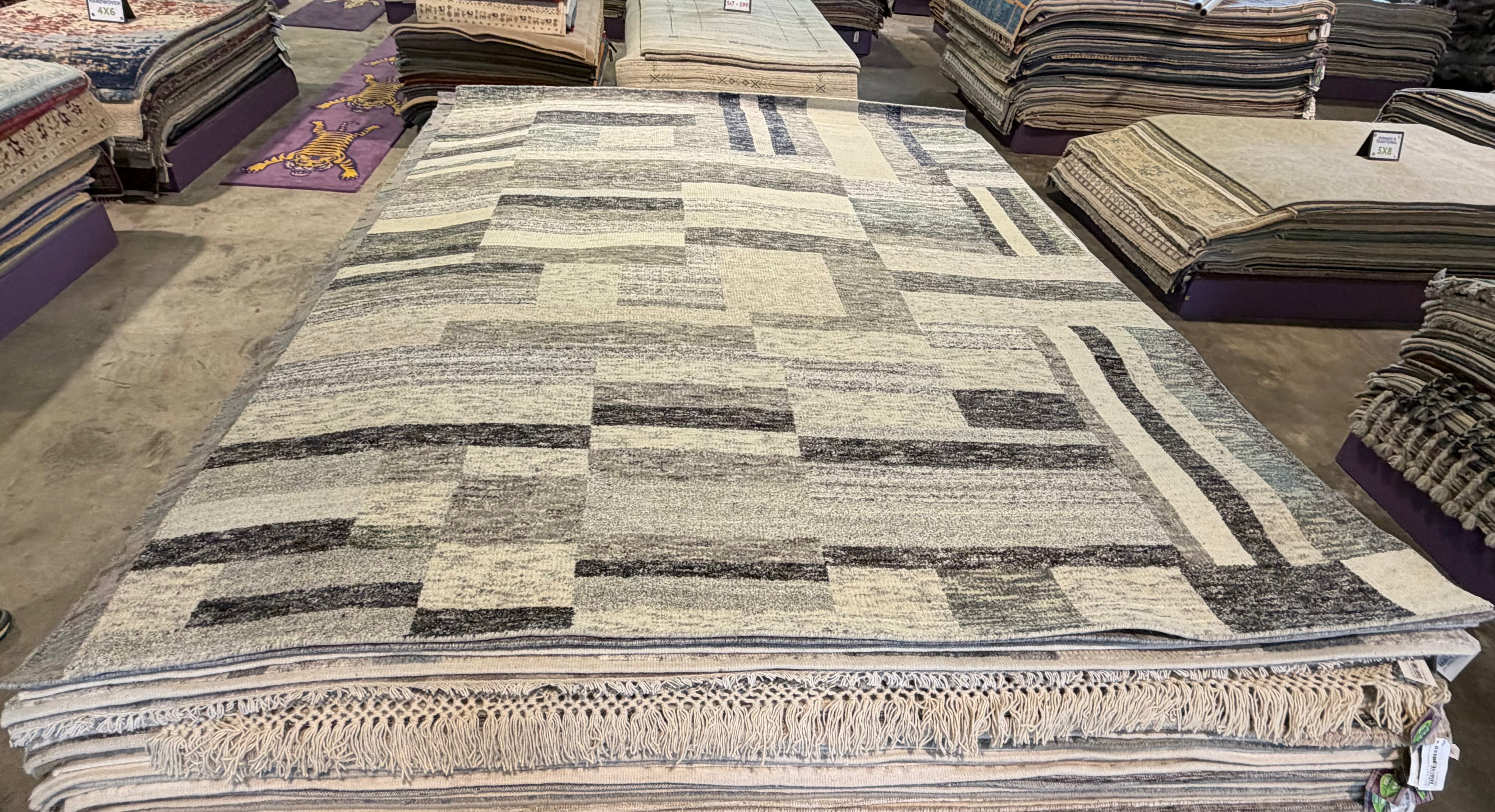 Dr. Hasseldorf 7.9x10 Hand-Knotted Brown & Beige Geometrical