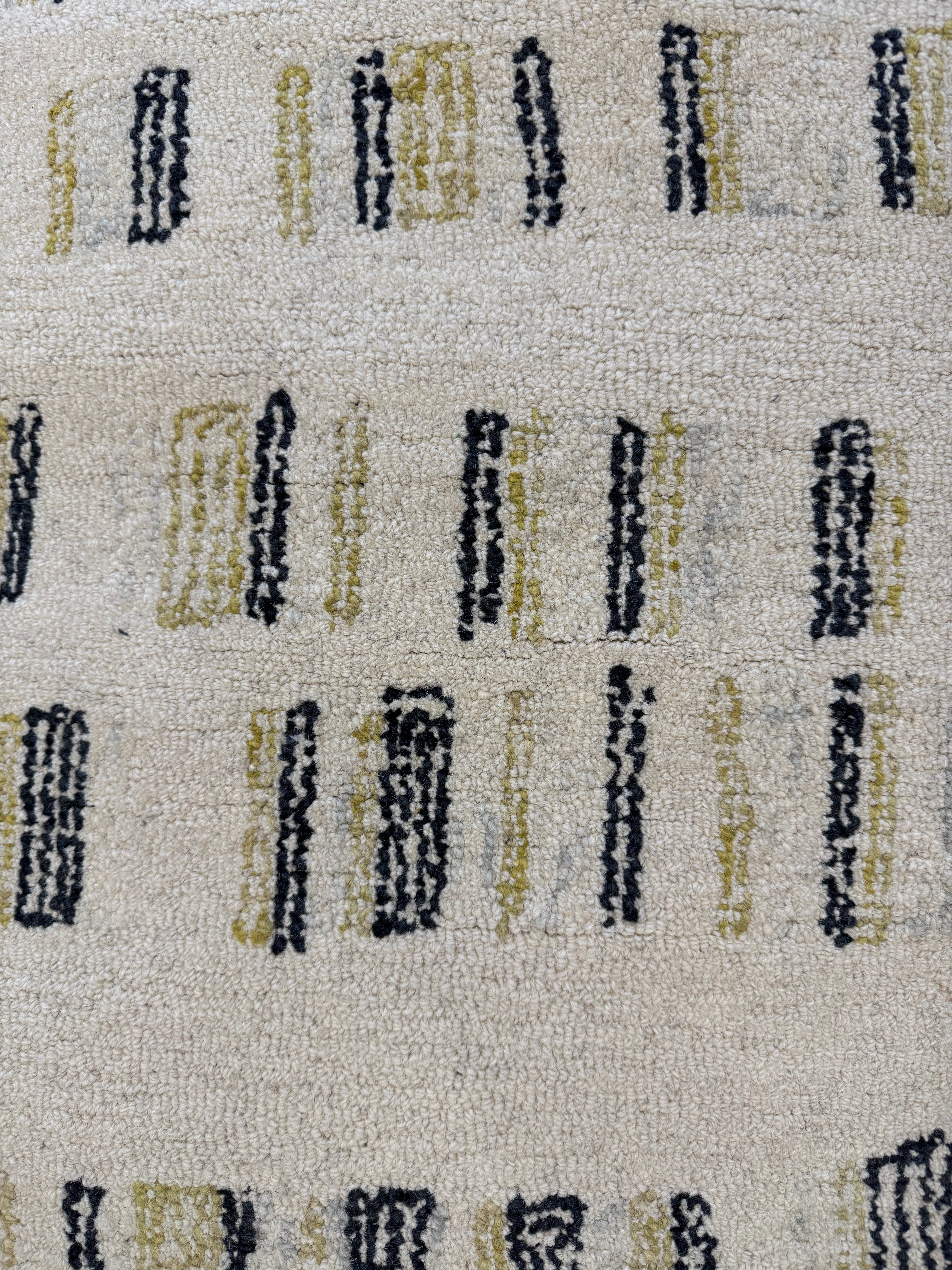 Lionel Washington 5.3x7.6 Hand-Tufted Ivory Mix Modern