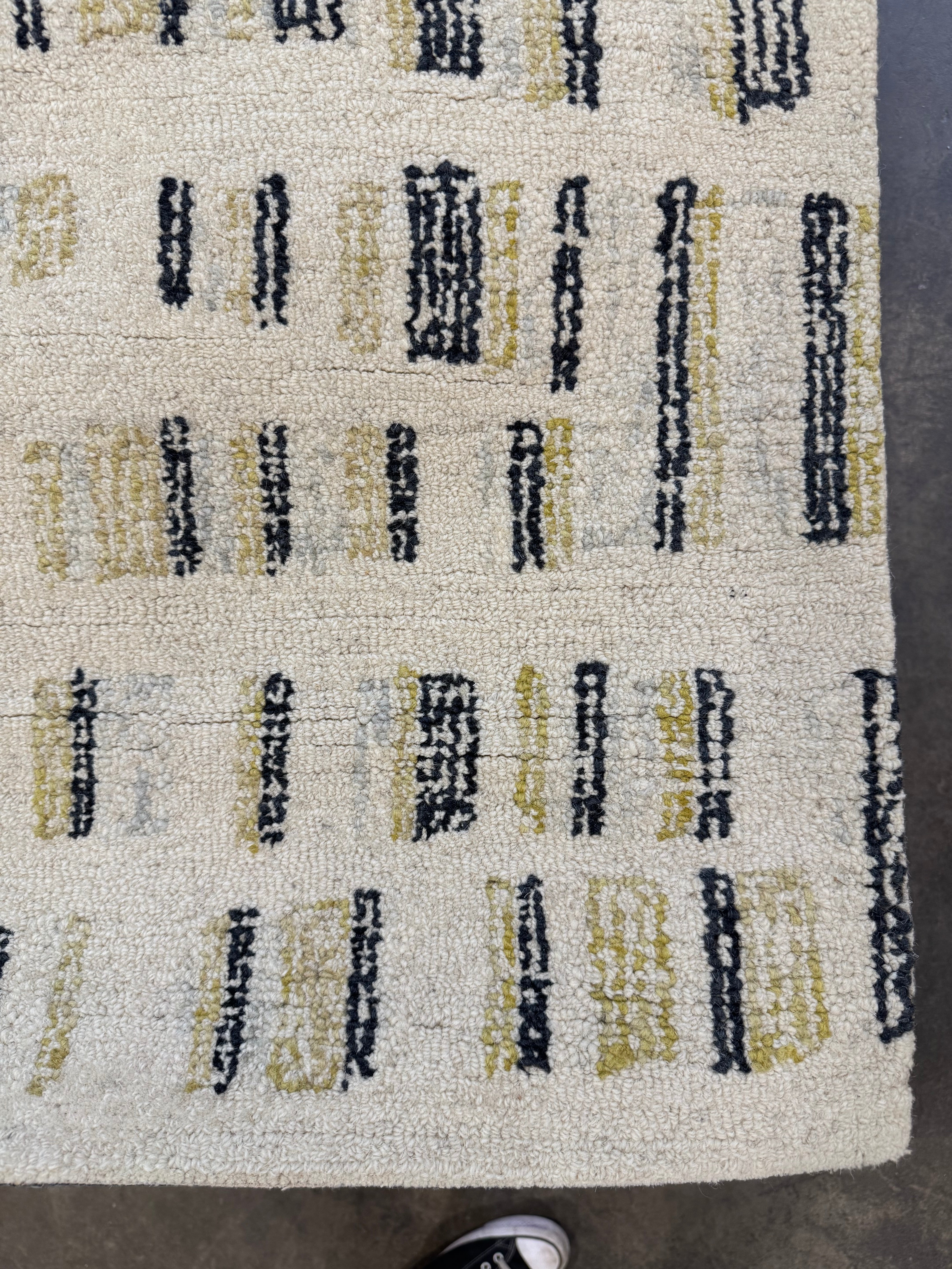 Lionel Washington 5.3x7.6 Hand-Tufted Ivory Mix Modern
