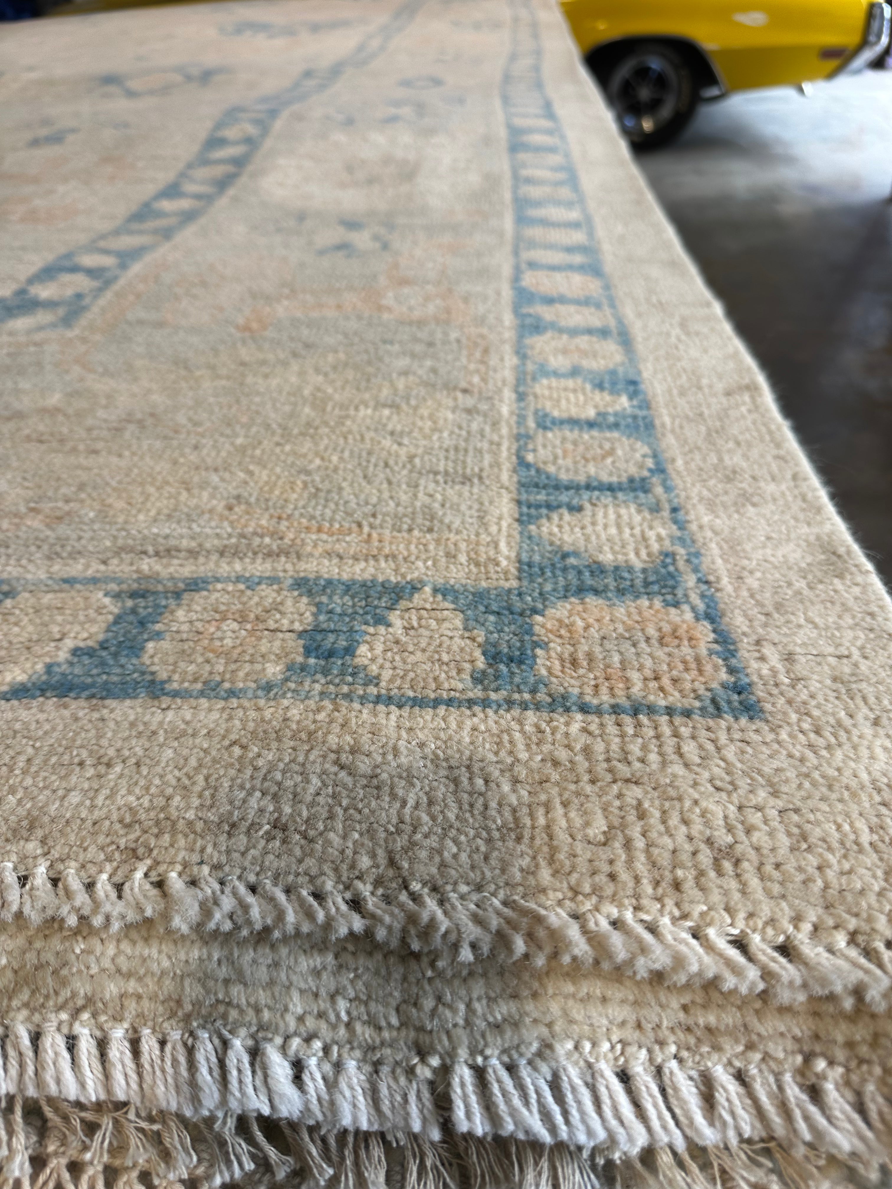 Samantha Brown 10.1x13.5 Beige and Blue Whitewashed Hand-Knotted Oushak