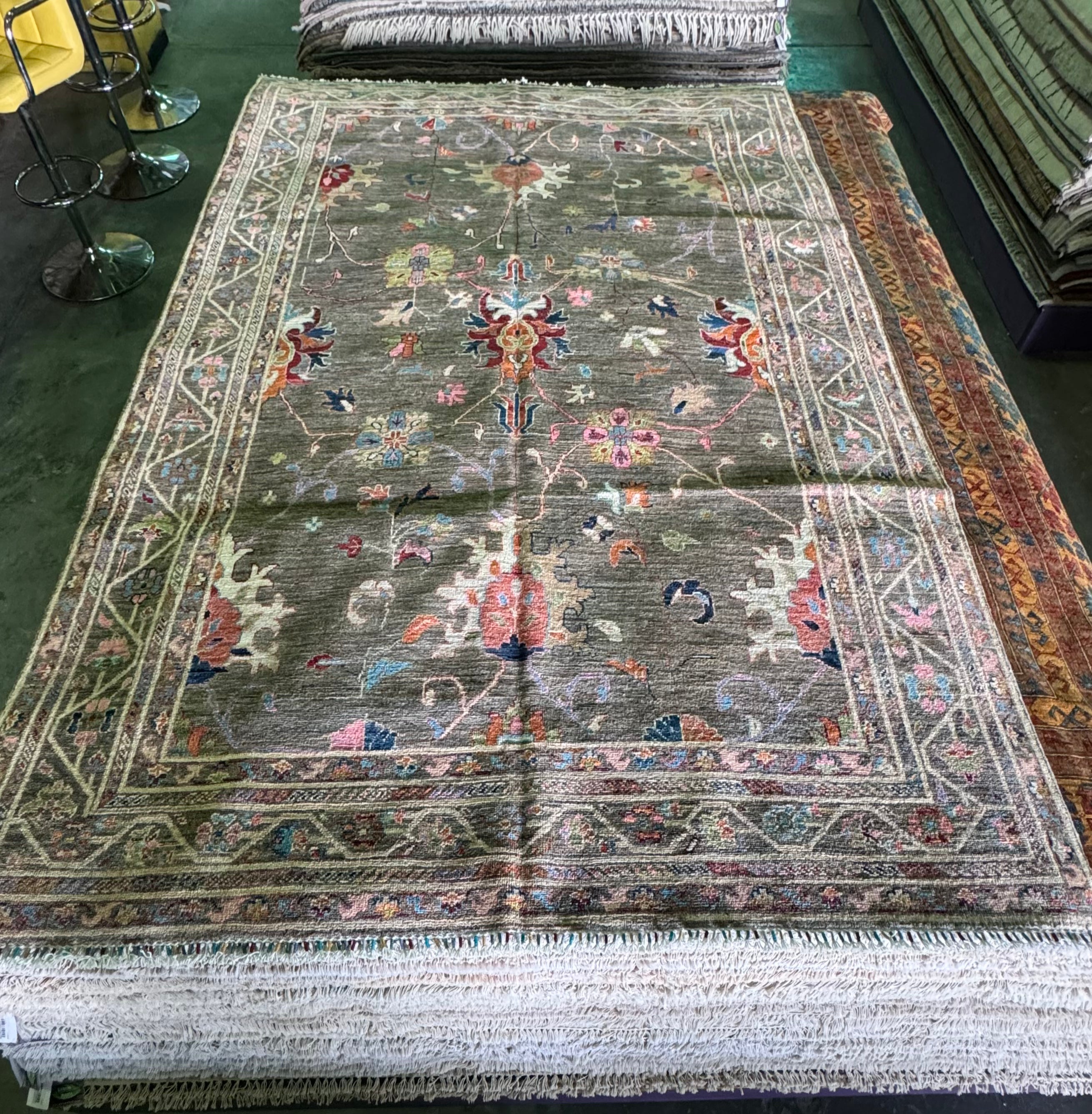 Georgia Vining 6.9x9.9 Grey Afghani Chobi