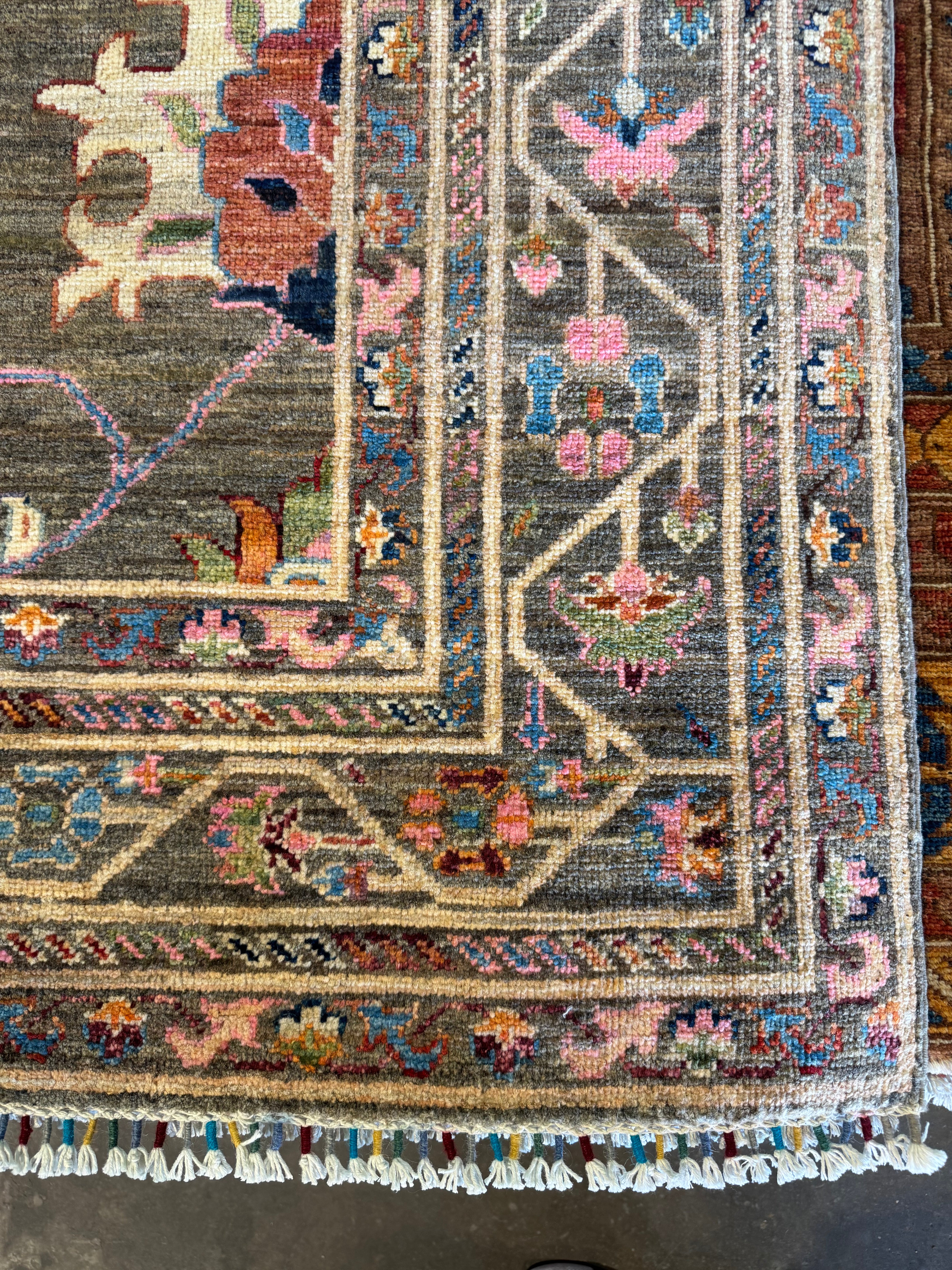 Georgia Vining 6.9x9.9 Grey Afghani Chobi