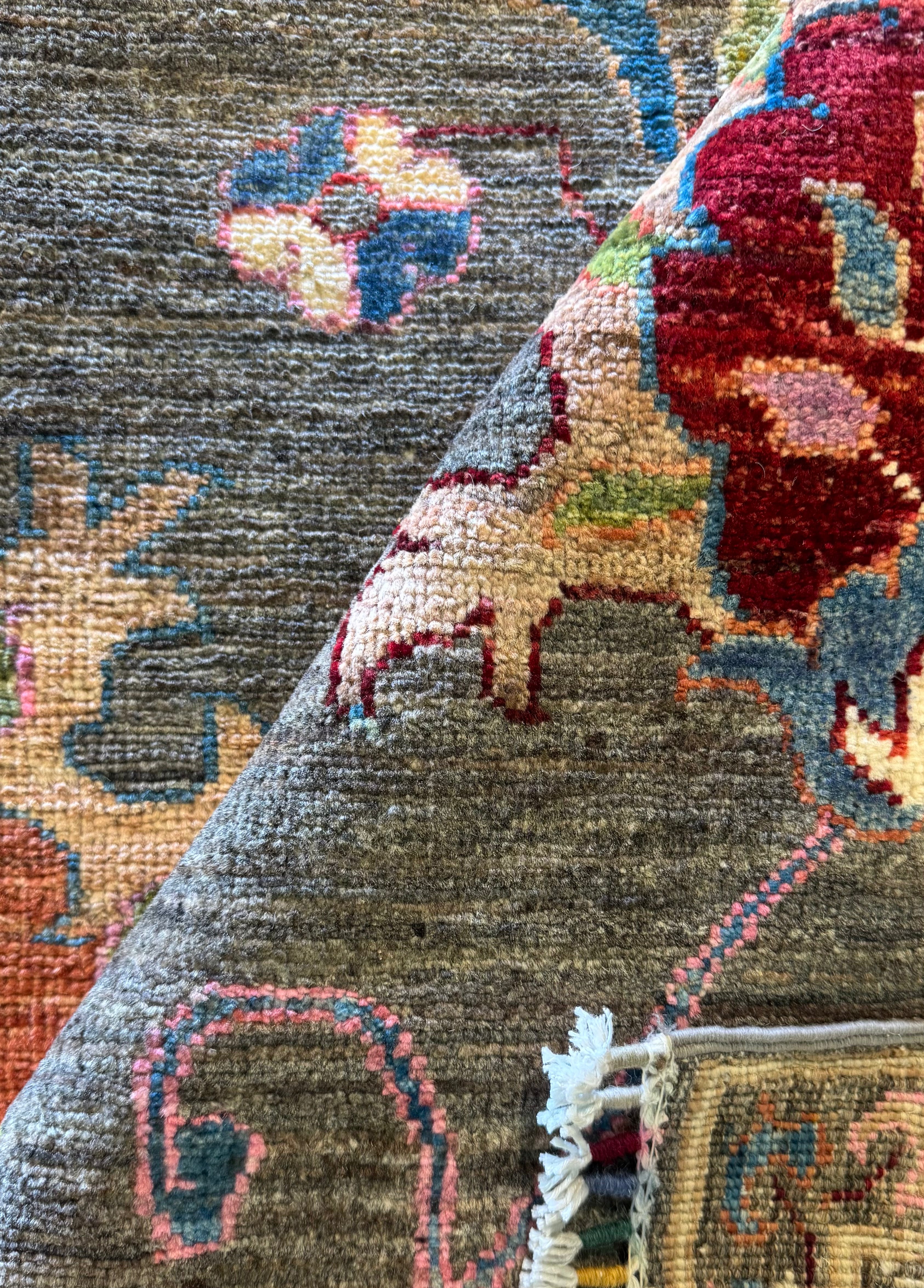 Georgia Vining 6.9x9.9 Grey Afghani Chobi