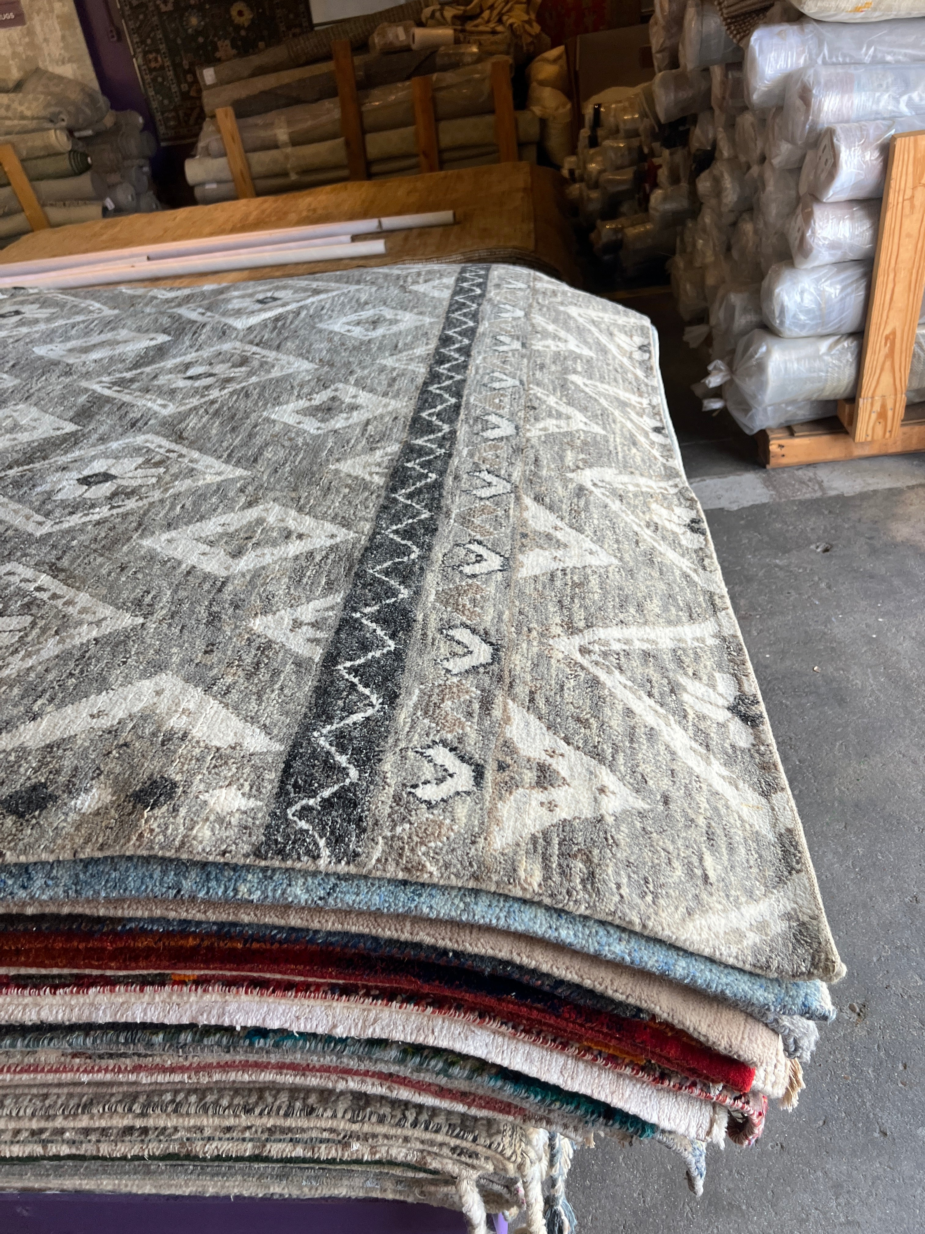 Manuel 8.3x10.3 Hand-Knotted Grey & Ivory Pile