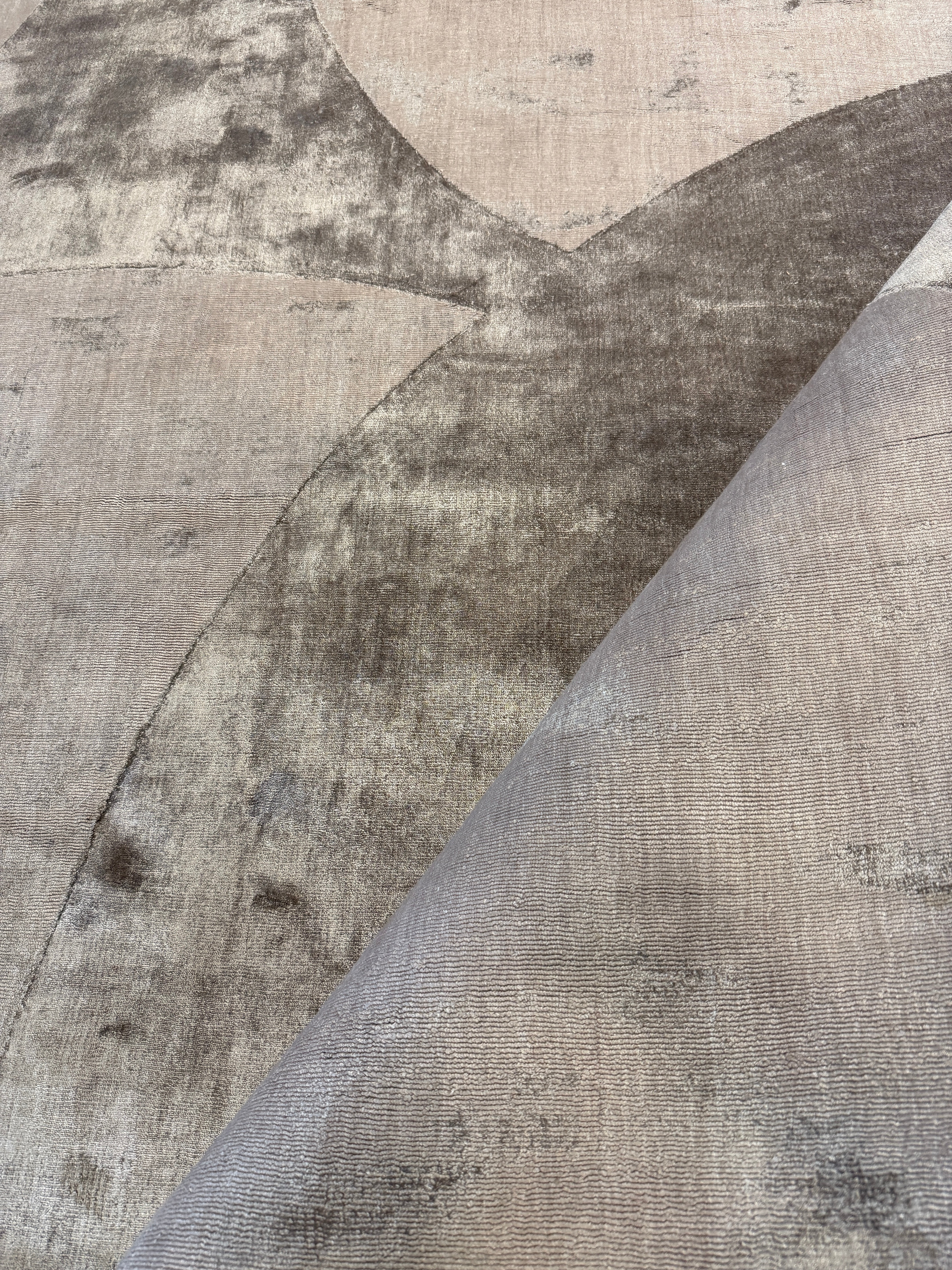 Muad Dib Handwoven Brown Modern Viscose (Multiple Sizes)