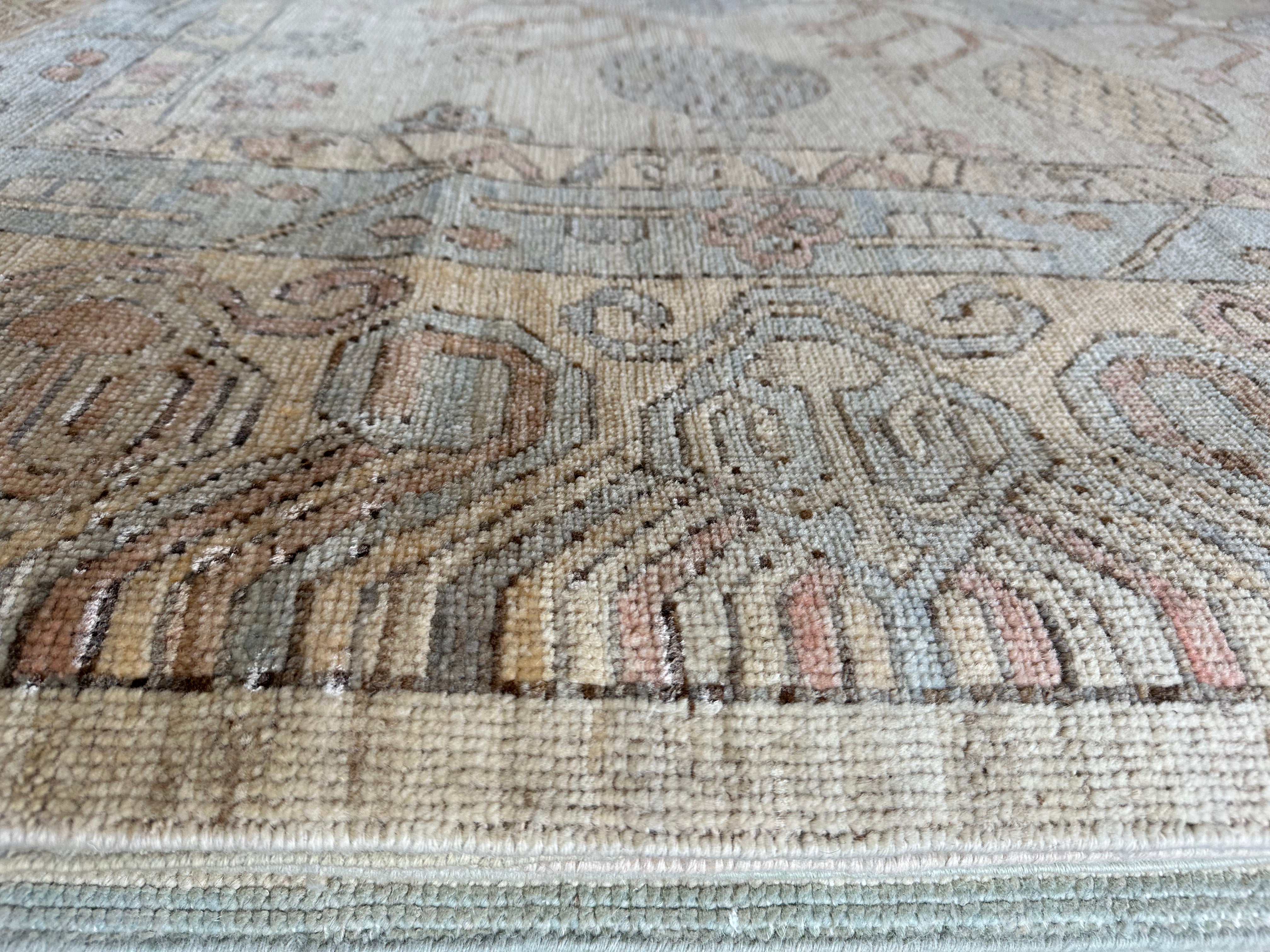 Trudy Groovy 9.4x11.9 Multicolor Whitewashed Hand-Knotted Oushak