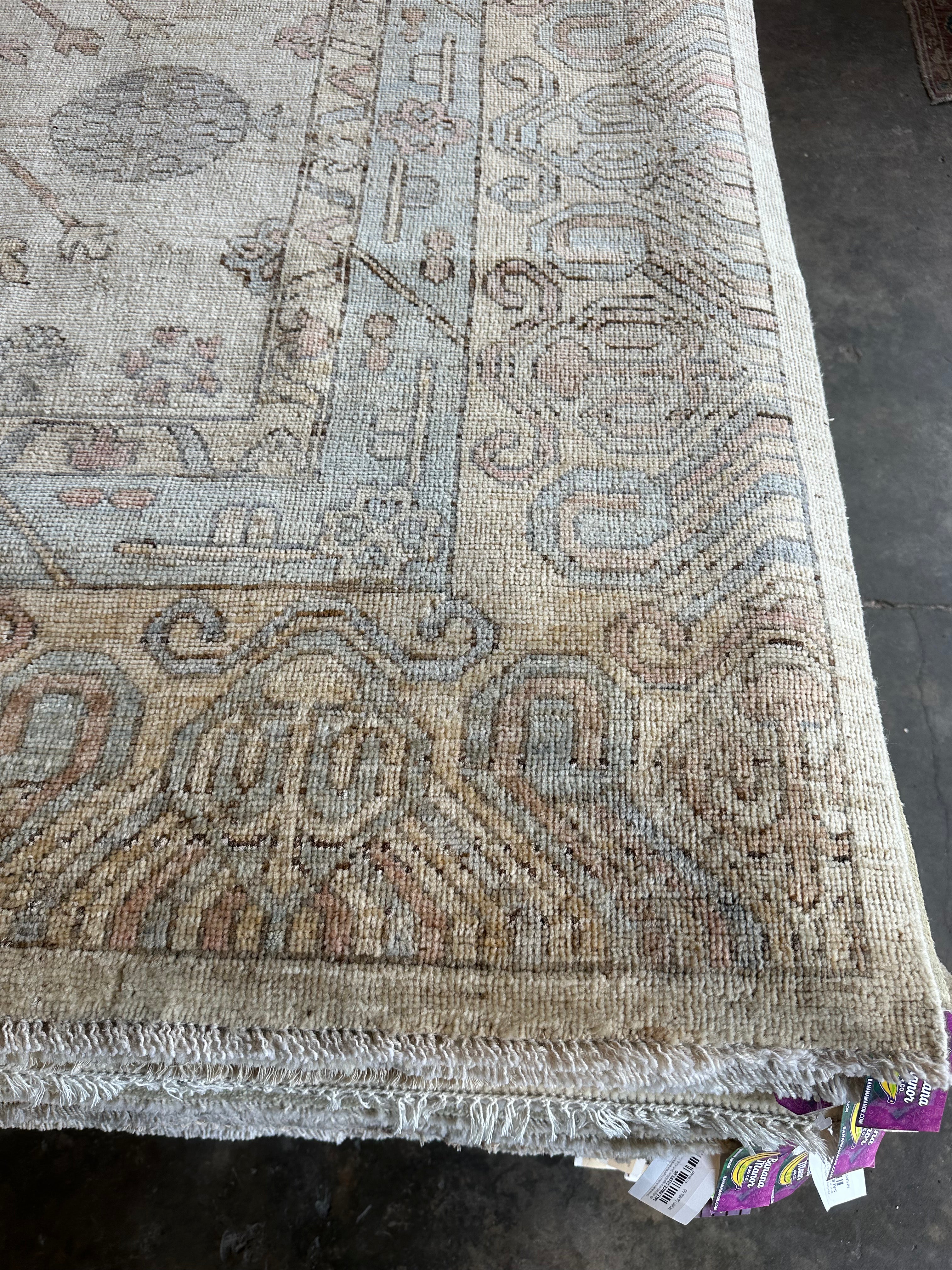 Trudy Groovy 9.4x11.9 Multicolor Whitewashed Hand-Knotted Oushak