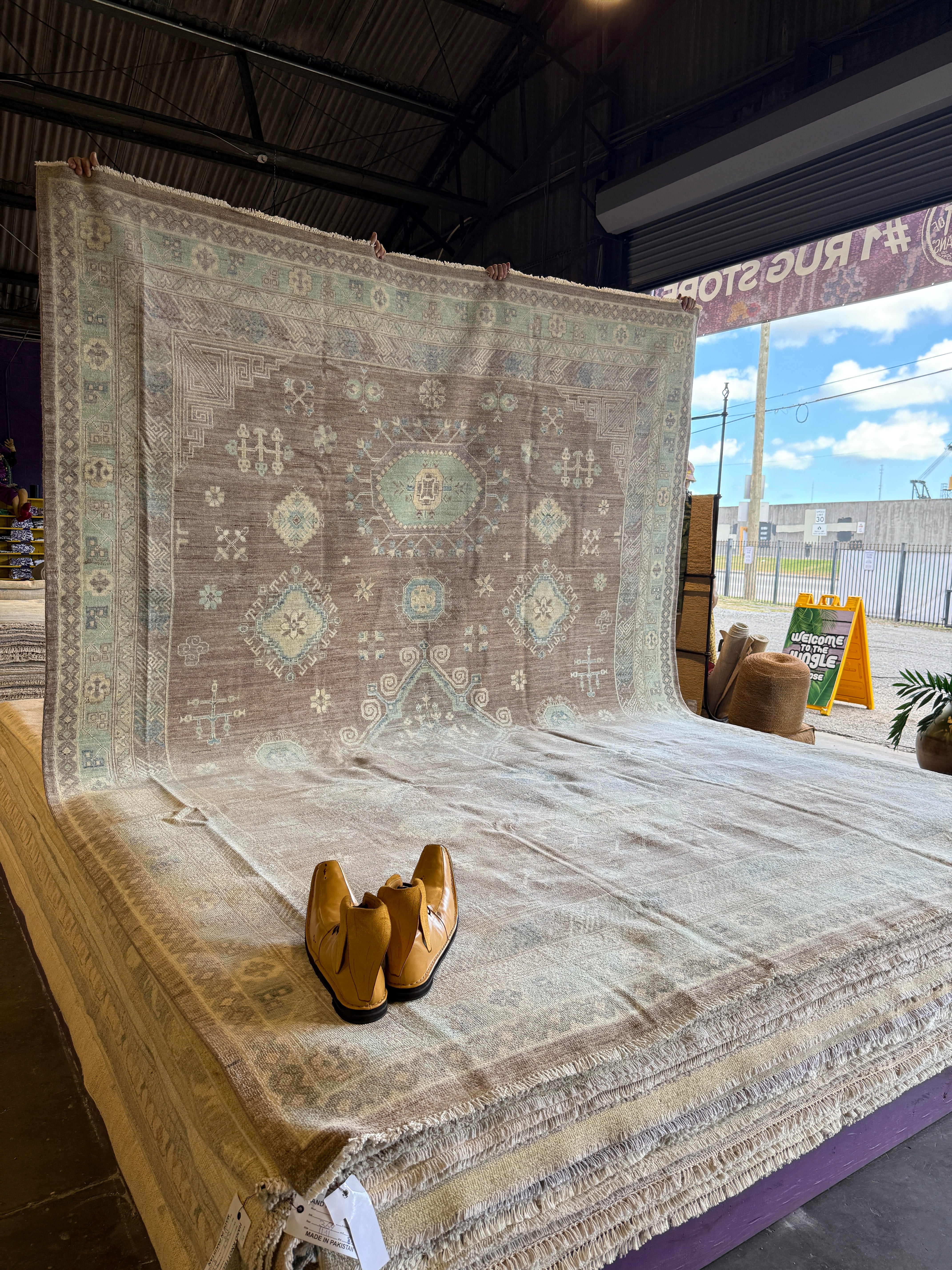 Party Waitress 9.1x12 Lavender Hand-Knotted Whitewashed Oushak