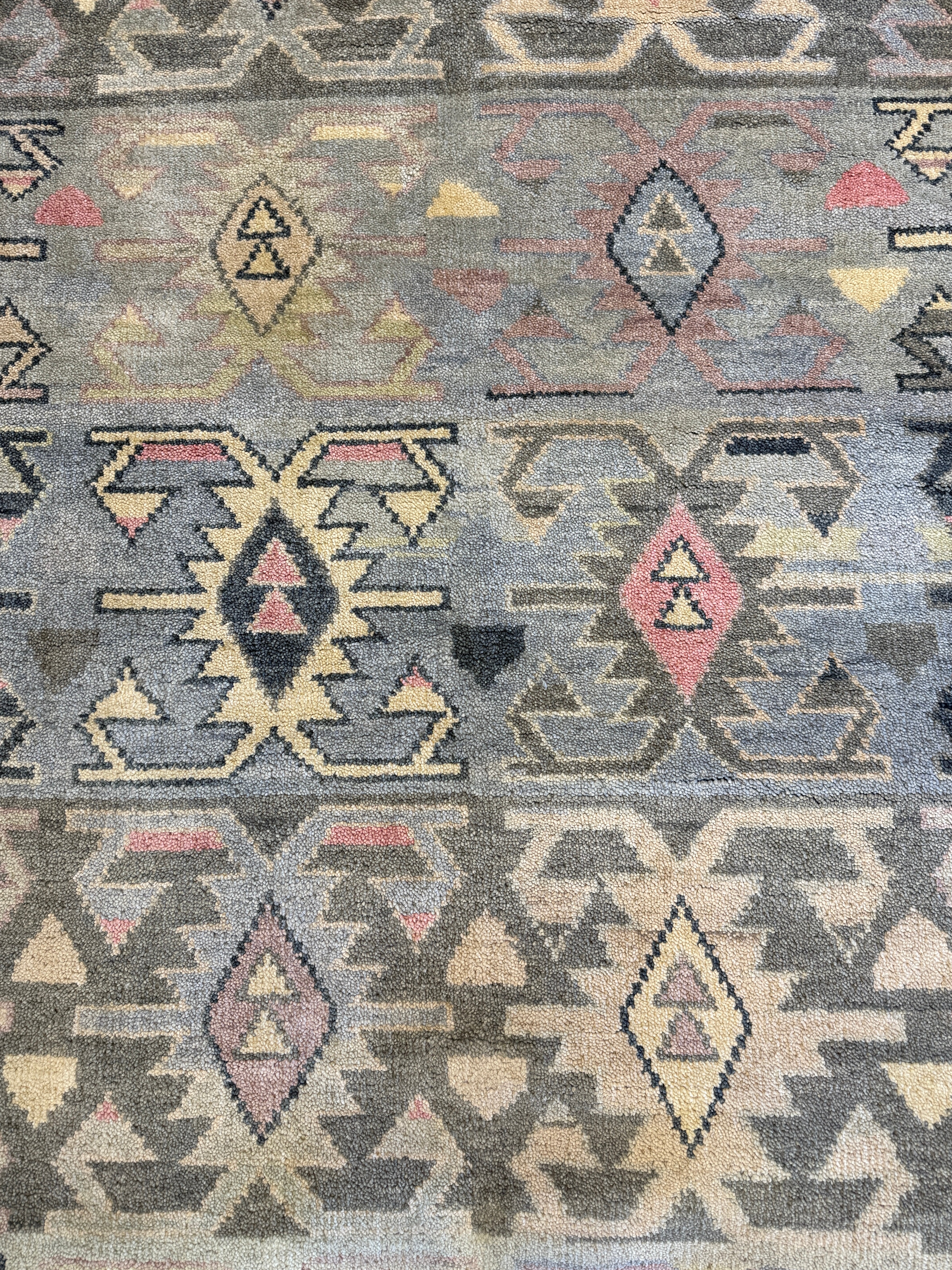 Zelia Rose 8.3x11.6 Hand-Knotted Tan & Grey Ikat