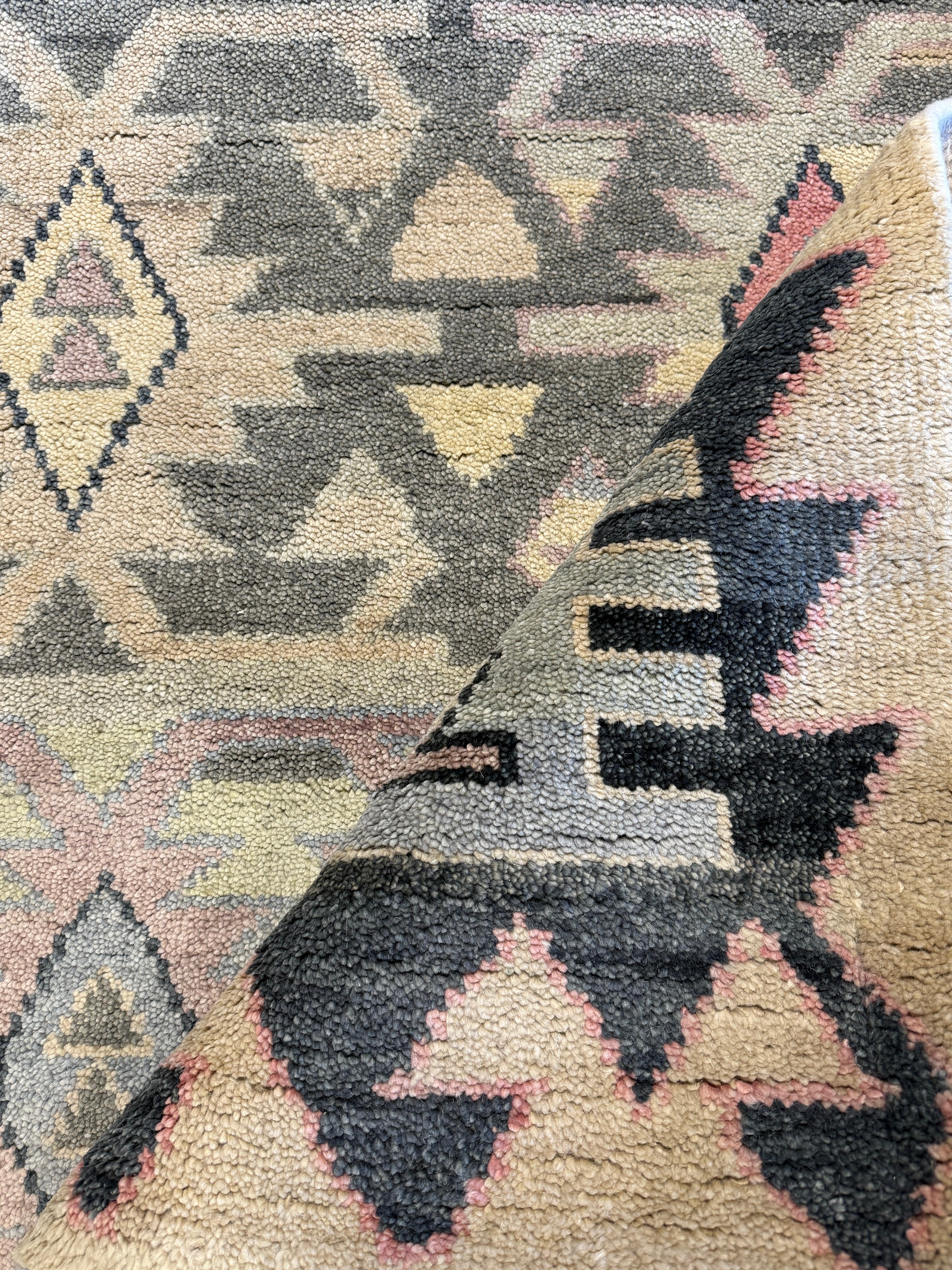 Zelia Rose 8.3x11.6 Hand-Knotted Tan & Grey Ikat