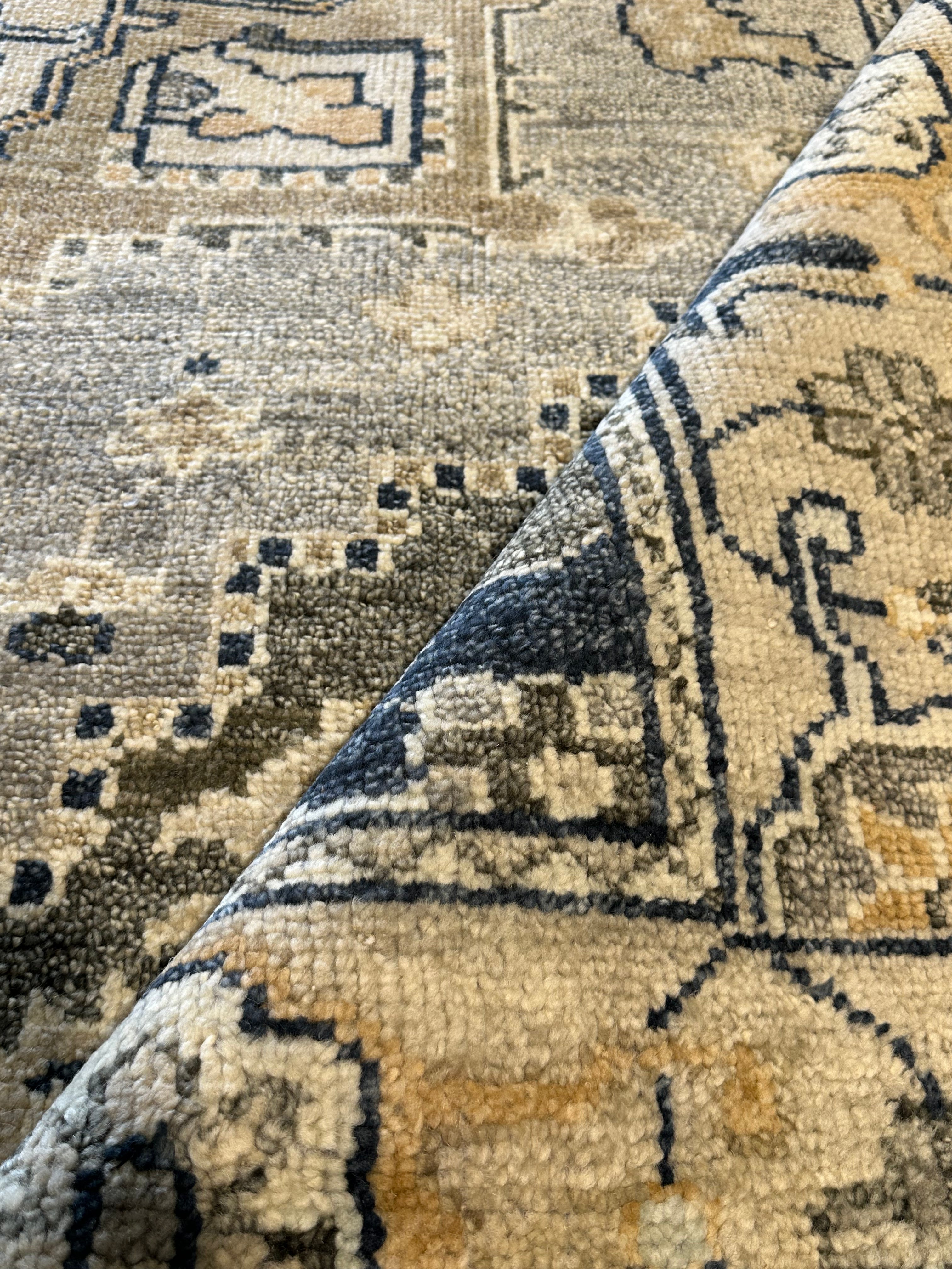 Andrea Putman 8x10 Grey Hand-Knotted Oriental Rug