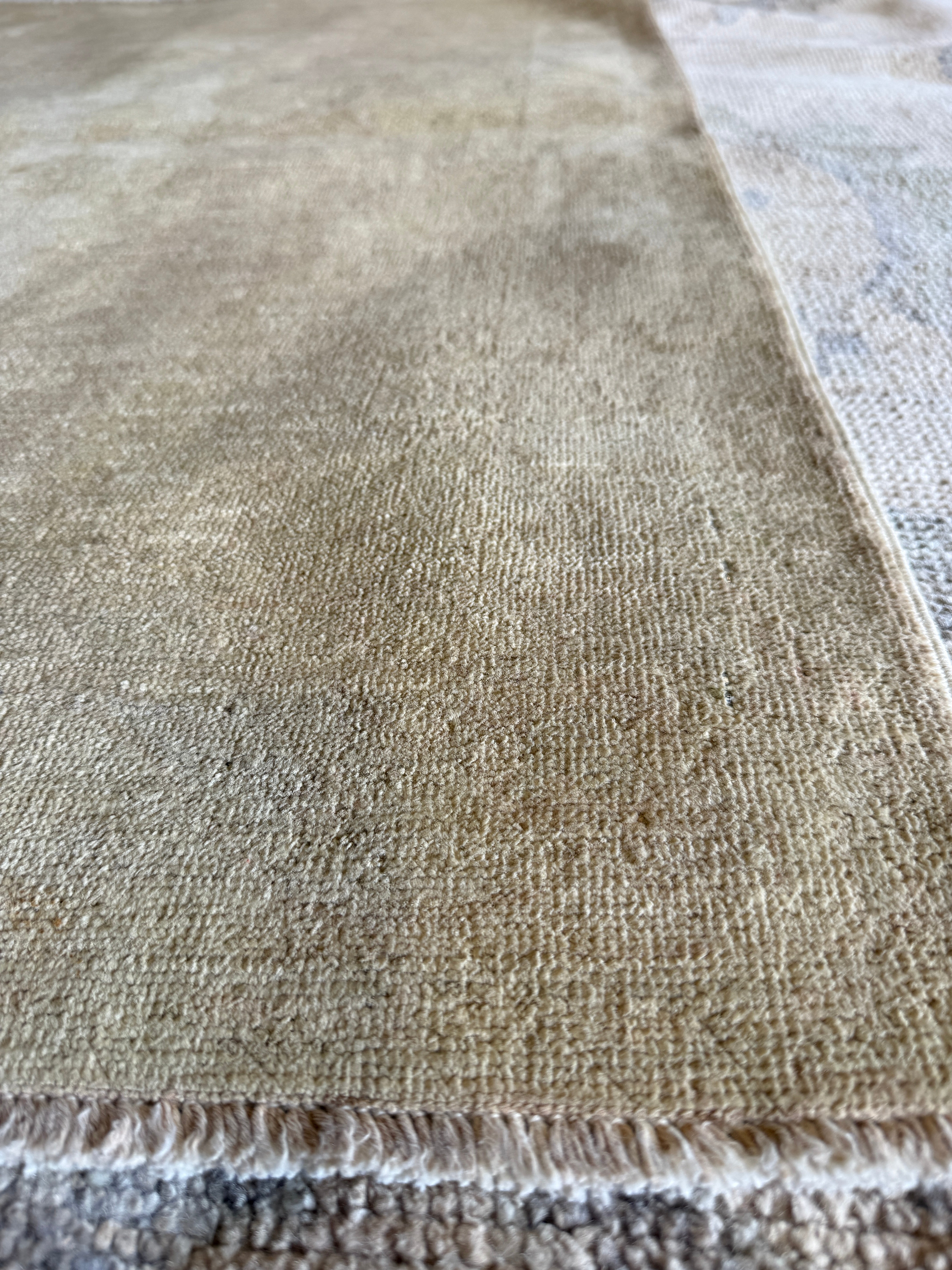 Maddyn Kendall 2.11x4.8 Cream Hand-Knotted Farhan Rug