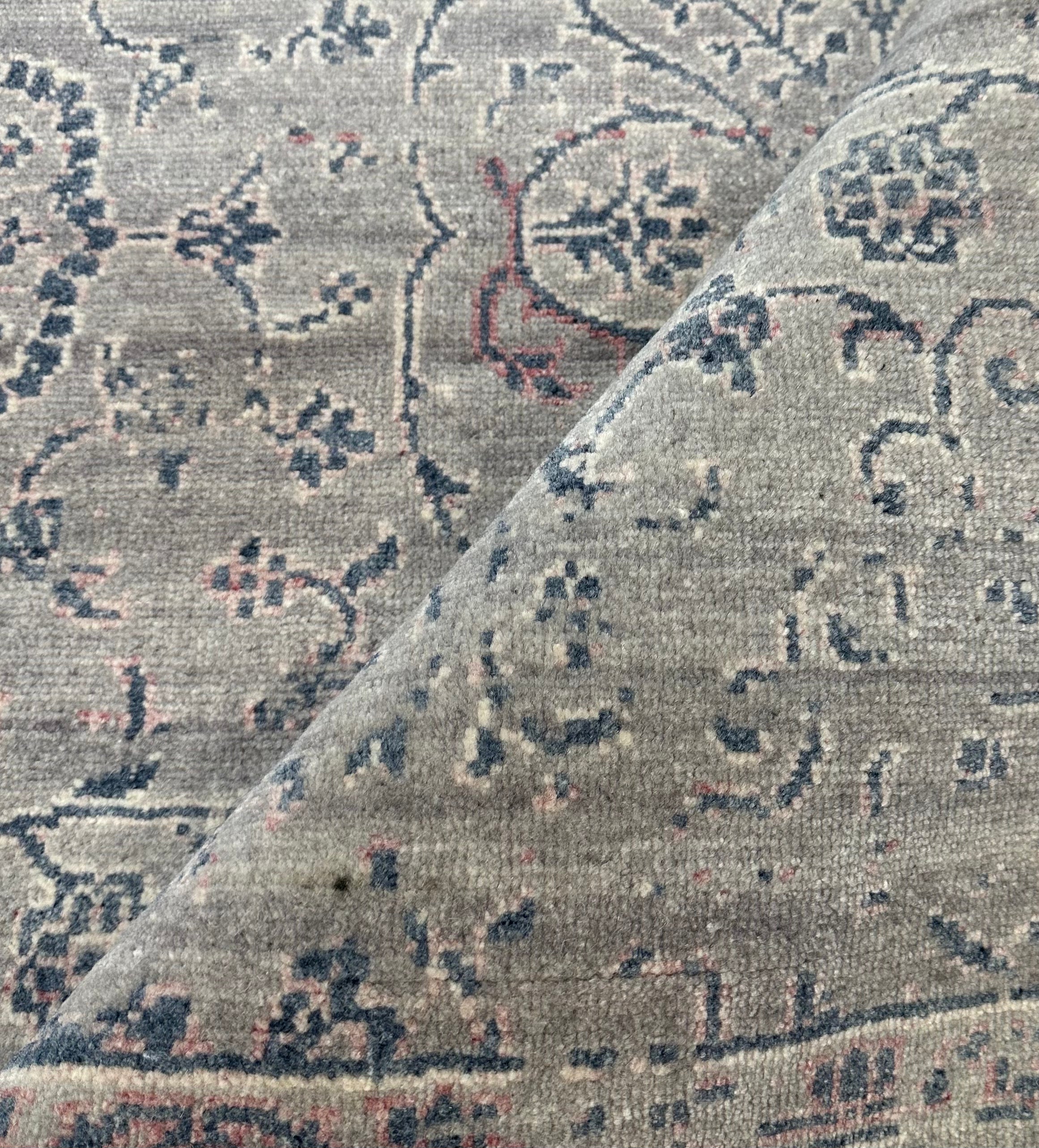 Gonzo Grey and Blue Hand-Knotted Rug 5.6x7.6