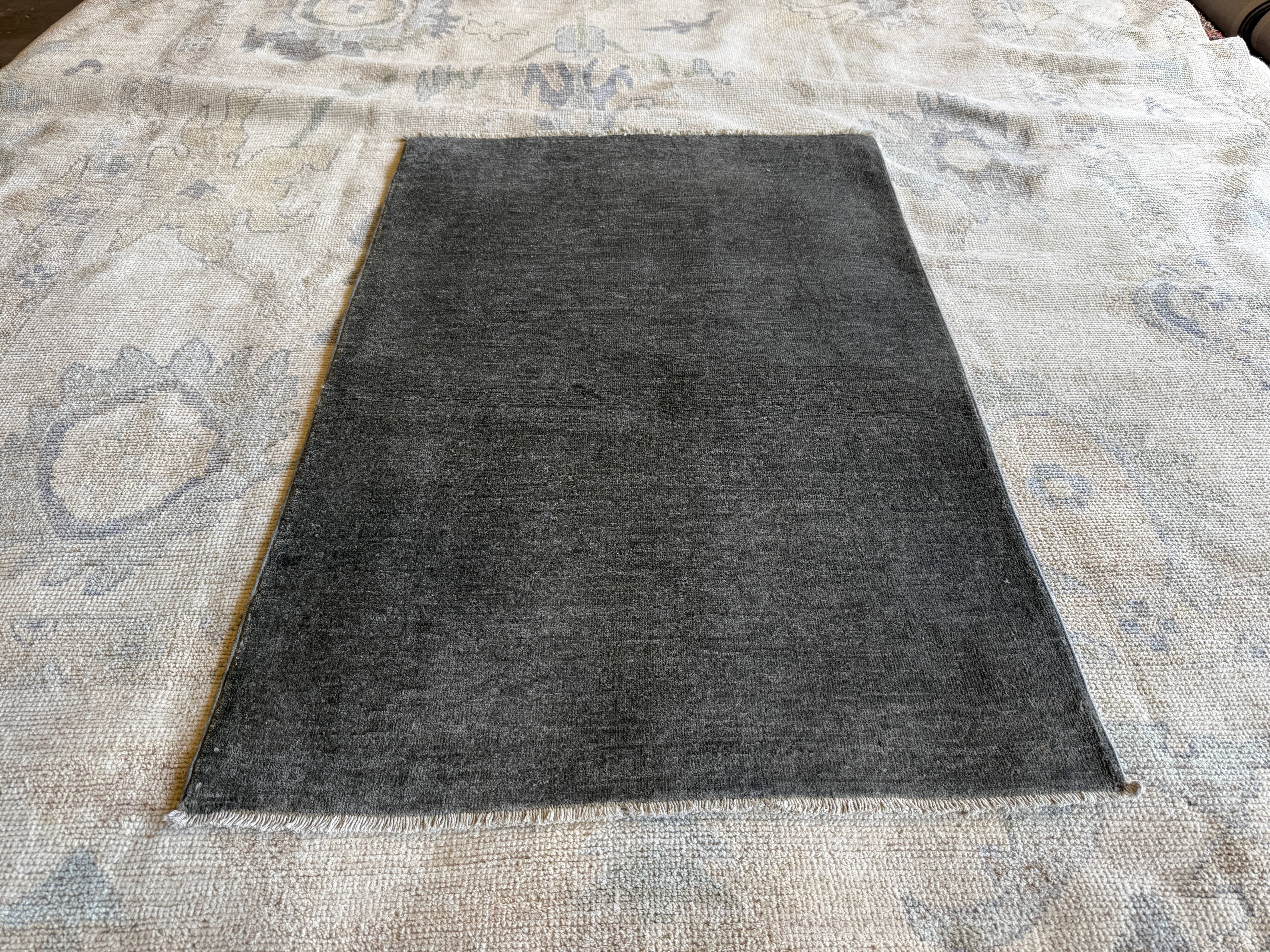 Nicole Mosteller 2.9x4.1 Grey Hand-Knotted Farhan Rug
